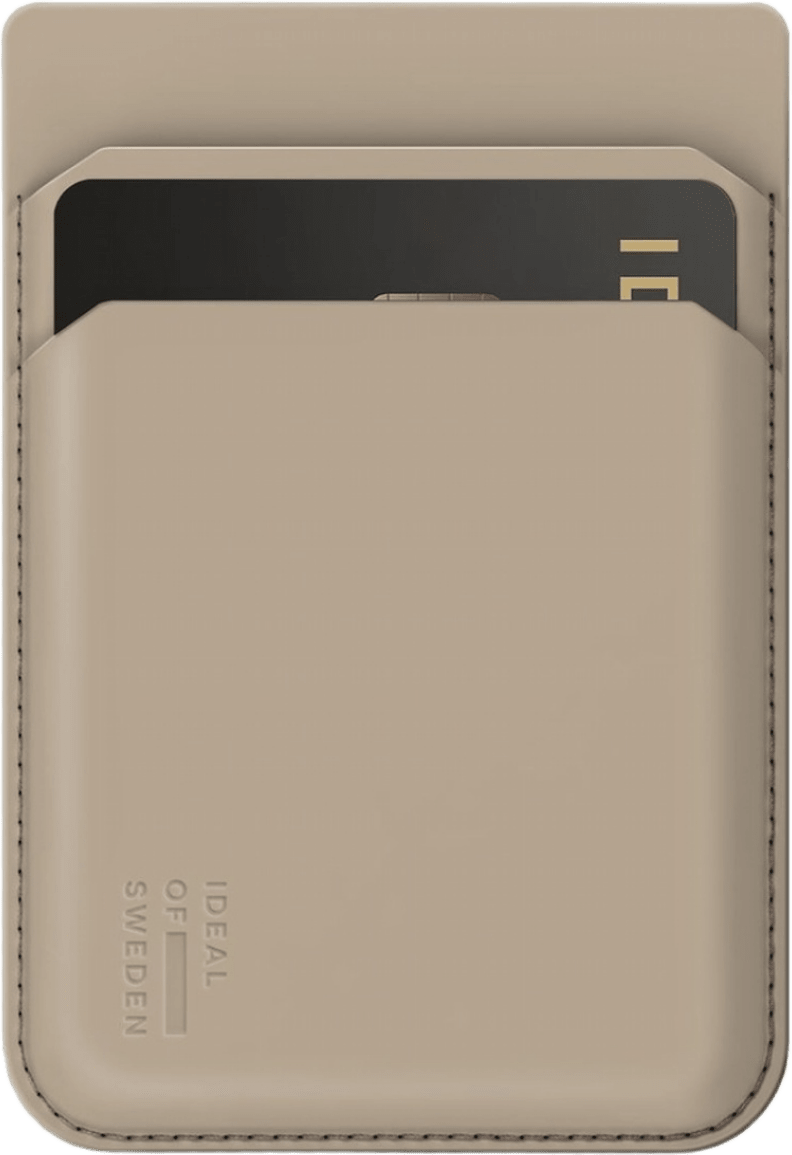 Card Holder Magsafe, från Ideal Of Sweden, i färgen beige.