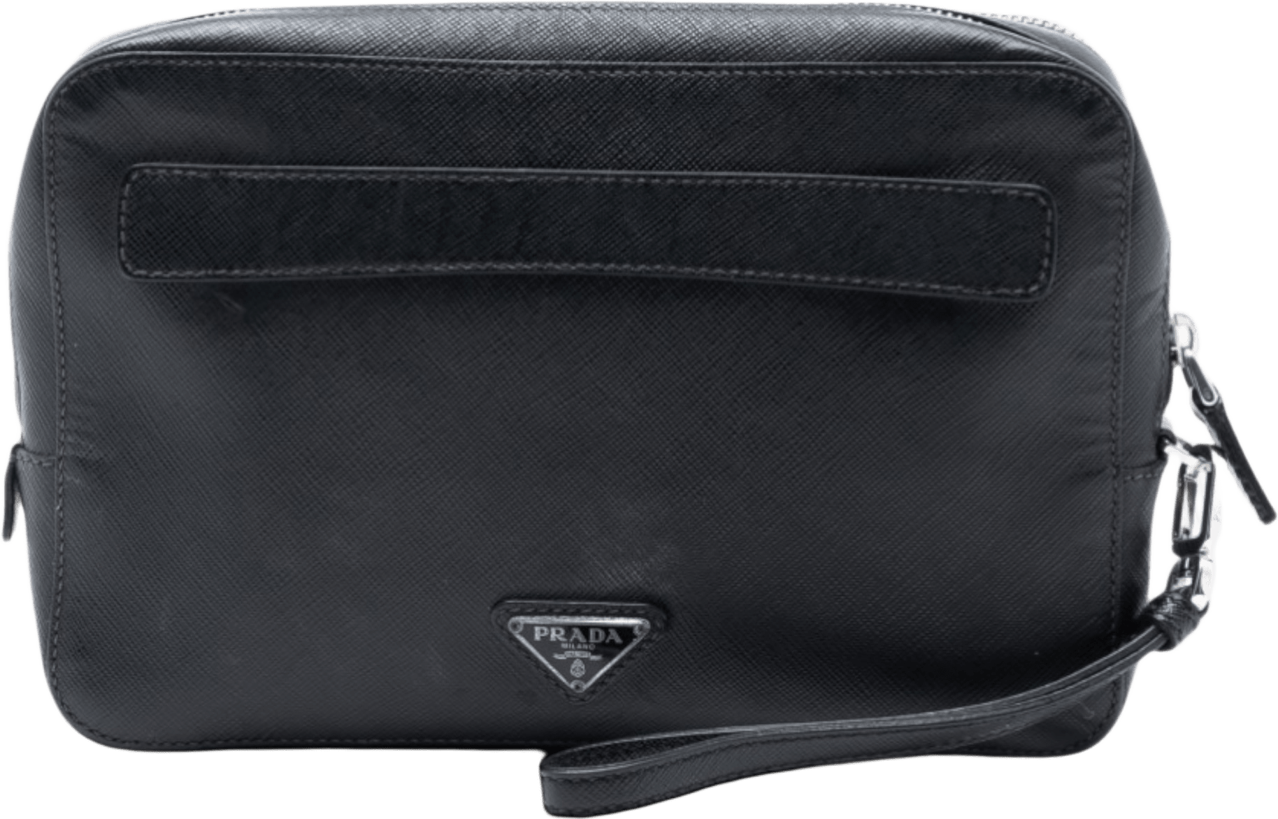 Prada Saffiano Portfolio Zip Clutch, från Luxclusif, i färgen black.