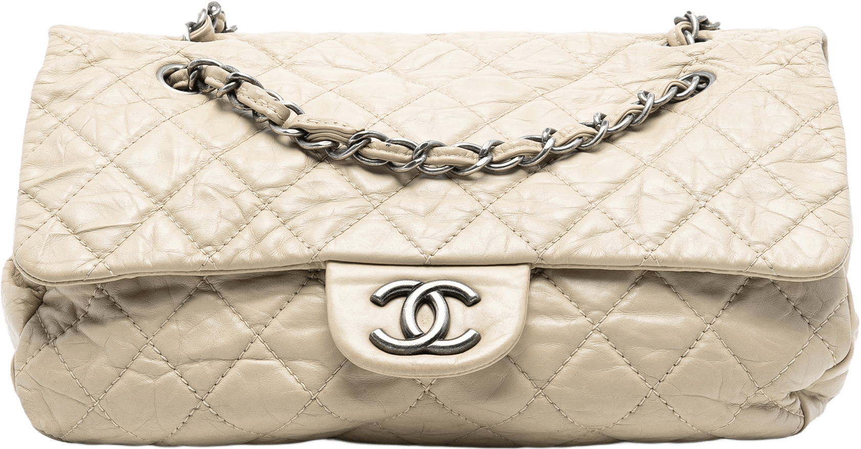 Chanel Cc Quilted Aged Calfskin Flap, från Luxclusif, i färgen beige.