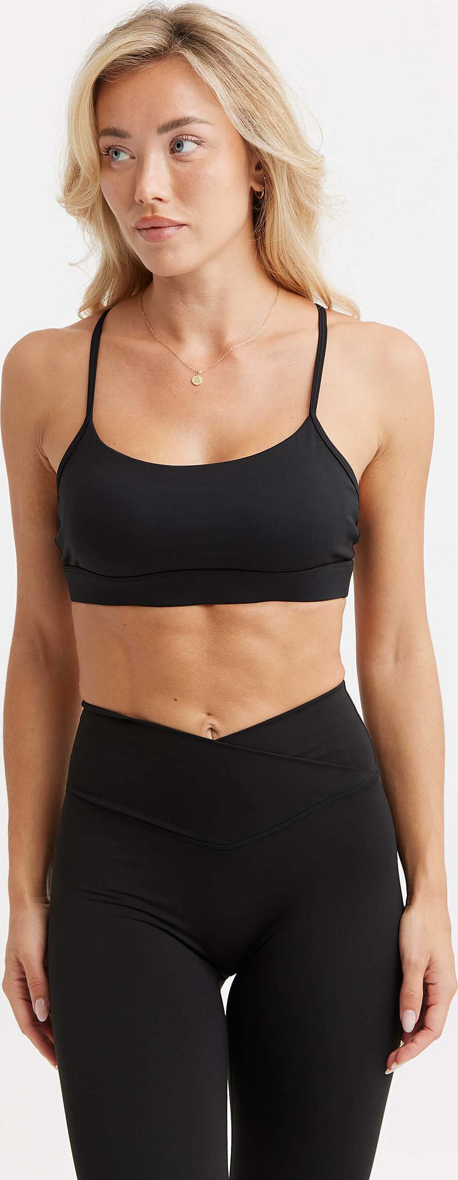 Ultimate Mini Strap Bra, från Drop of Mindfulness, i färgen black.