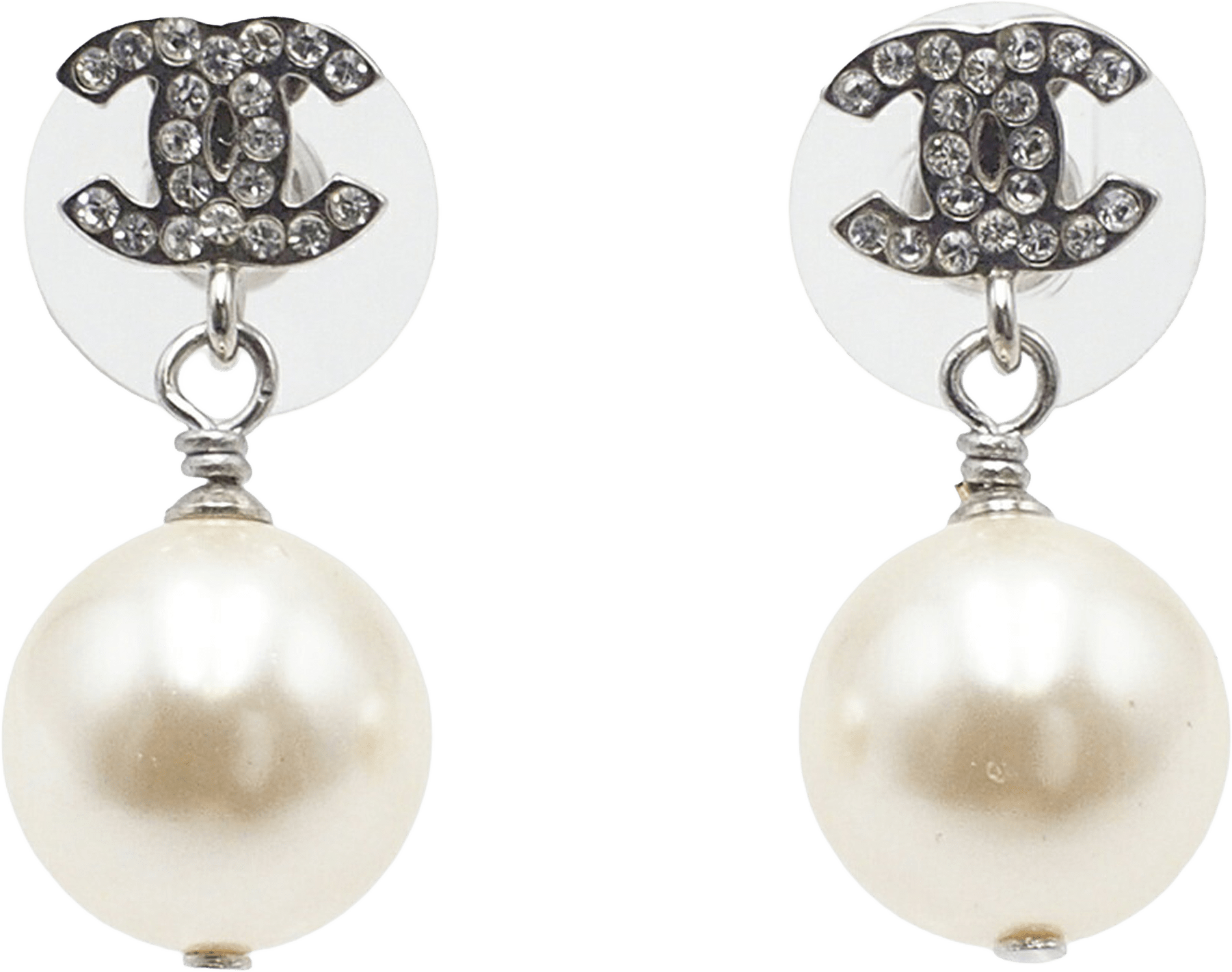 Chanel Silver Plated Cc Rhinestone Faux Pearl Drop Push Back Earrings, från Luxclusif, i färgen silver.