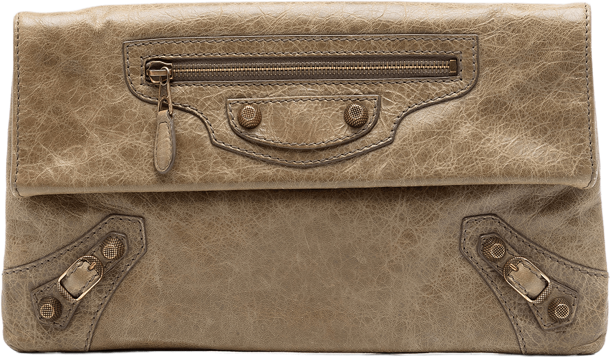Balenciaga Lambskin Motocross Giant 12 Envelope Clutch, från Luxclusif, i färgen khaki.