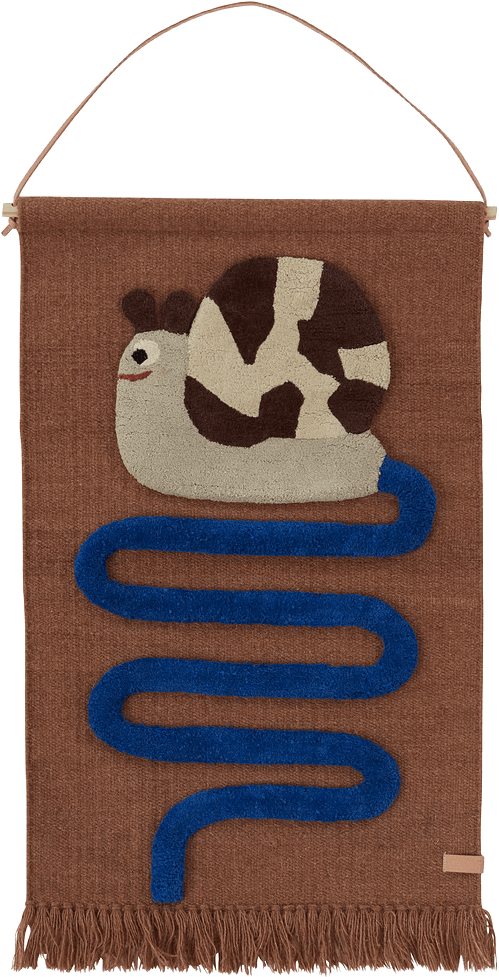 Sally Snail On The Way Wall Rug, från OYOY Mini, i färgen optic blue,caramel.