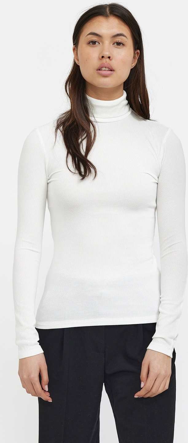 Srfenja Rollneck, från Soft Rebels, i färgen snow white.