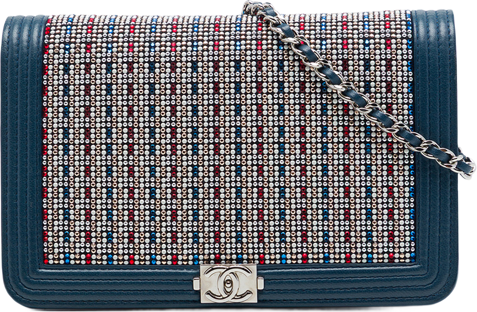 Chanel Crystal Embellished Lambskin Boy Wallet On Chain, från Luxclusif, i färgen blå.