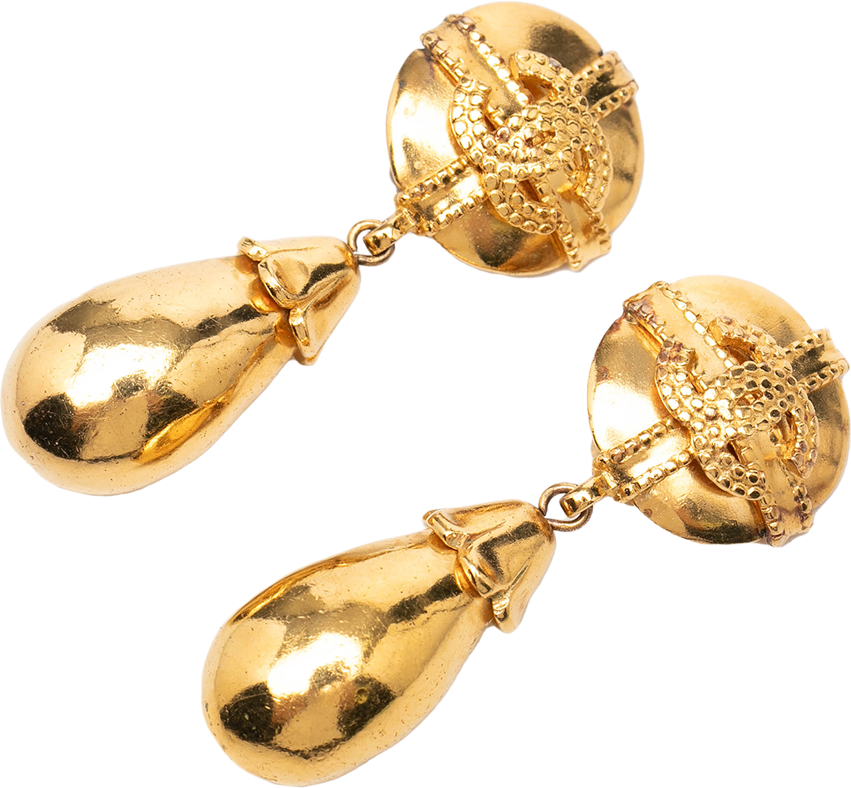Chanel Cc Gold Plated Dangle Clip On Earrings, från Luxclusif, i färgen gold.