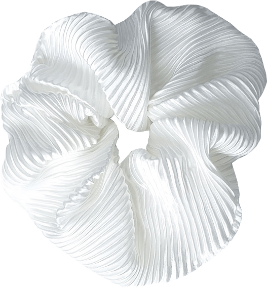 Stor Plisserad Scrunchie Xl, från Complement, i färgen white.