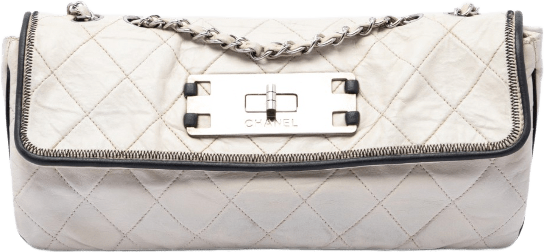 Chanel Quilted Lambskin East West Mademoiselle Flap, från Luxclusif, i färgen vit.