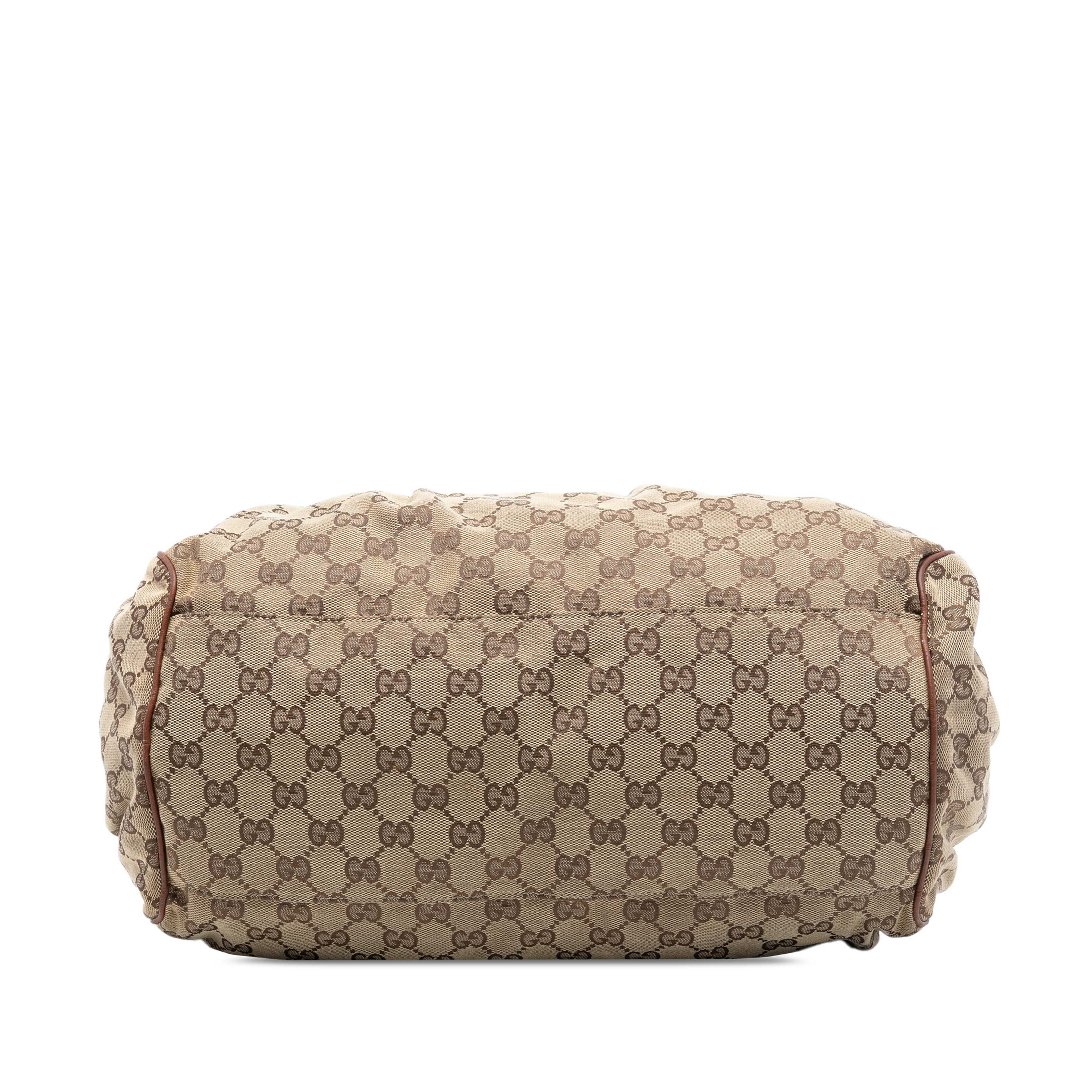 Gucci Gg Canvas Sukey  Satchel, från Luxclusif, i färgen beige. Klicka för att öppna bilden i stort format