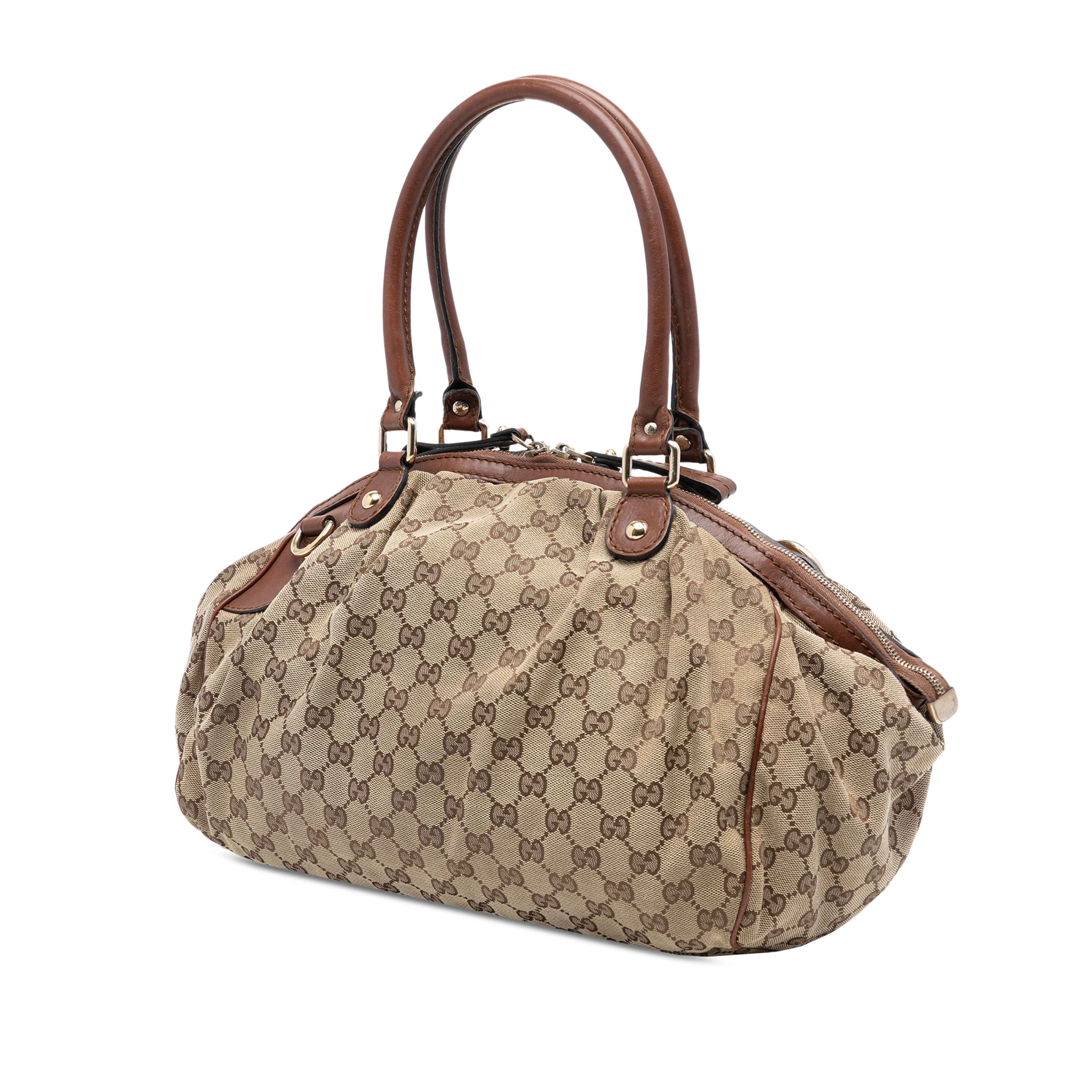 Gucci Gg Canvas Sukey  Satchel, från Luxclusif, i färgen beige. Klicka för att öppna bilden i stort format