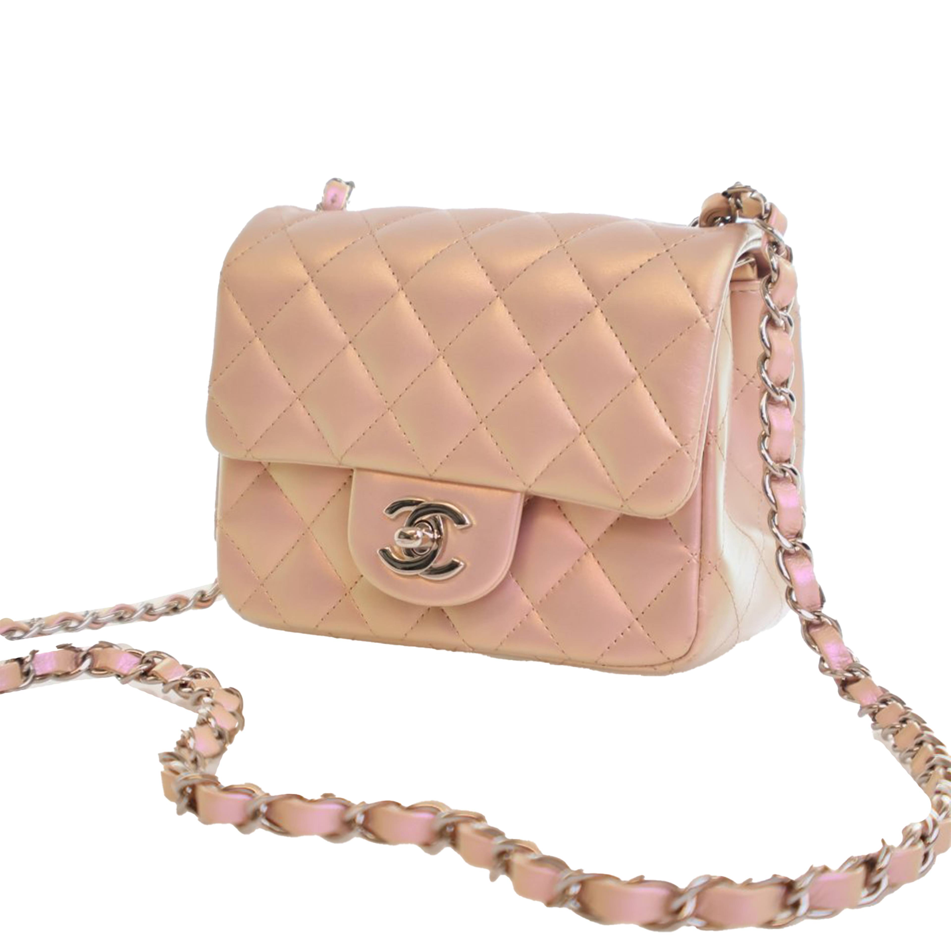 Chanel Mini Square Classic Iridescent Calfskin Single Flap, från Luxclusif, i färgen pink. Klicka för att öppna bilden i stort format