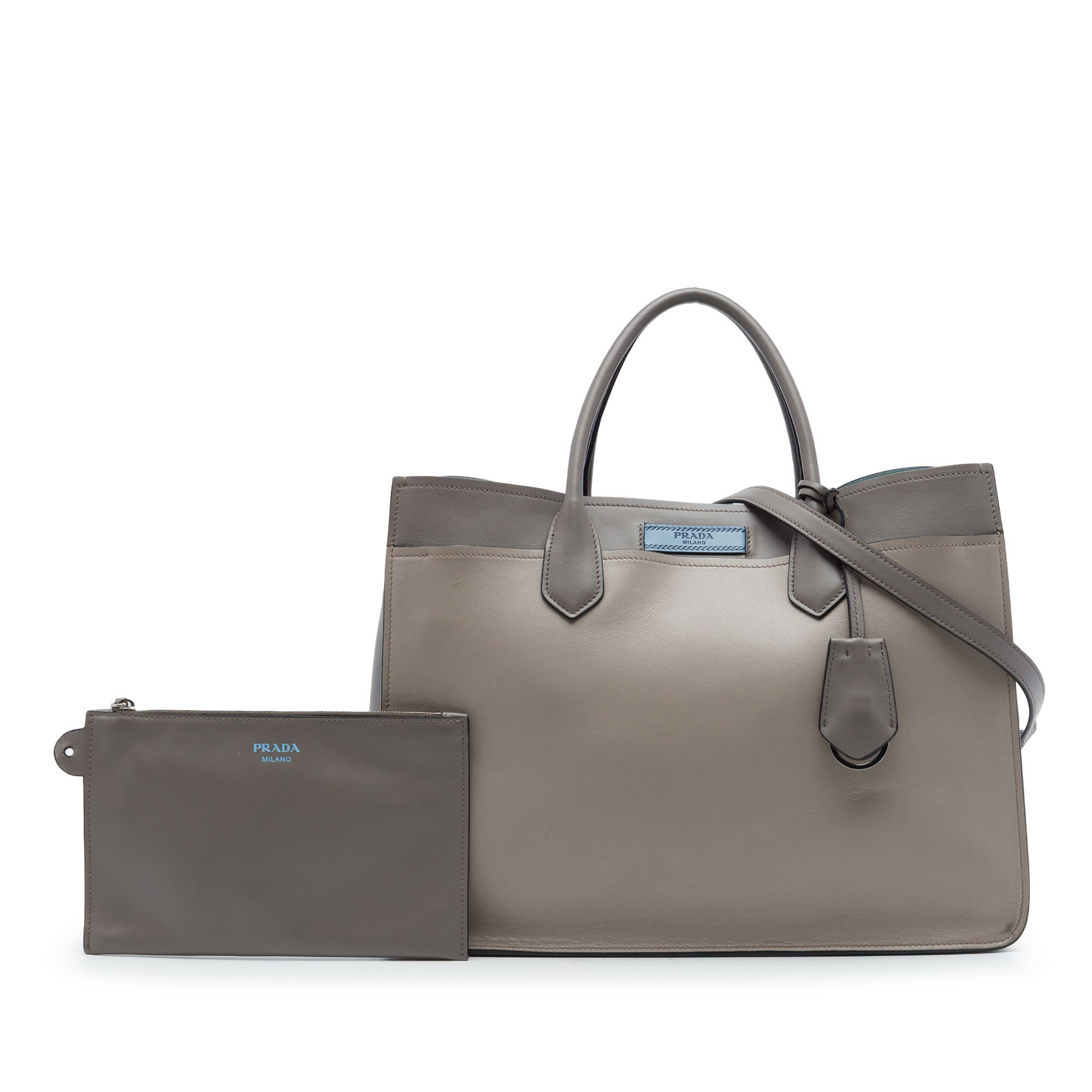 Prada City Calf Etiquette Satchel, från Luxclusif, i färgen grå. Klicka för att öppna bilden i stort format