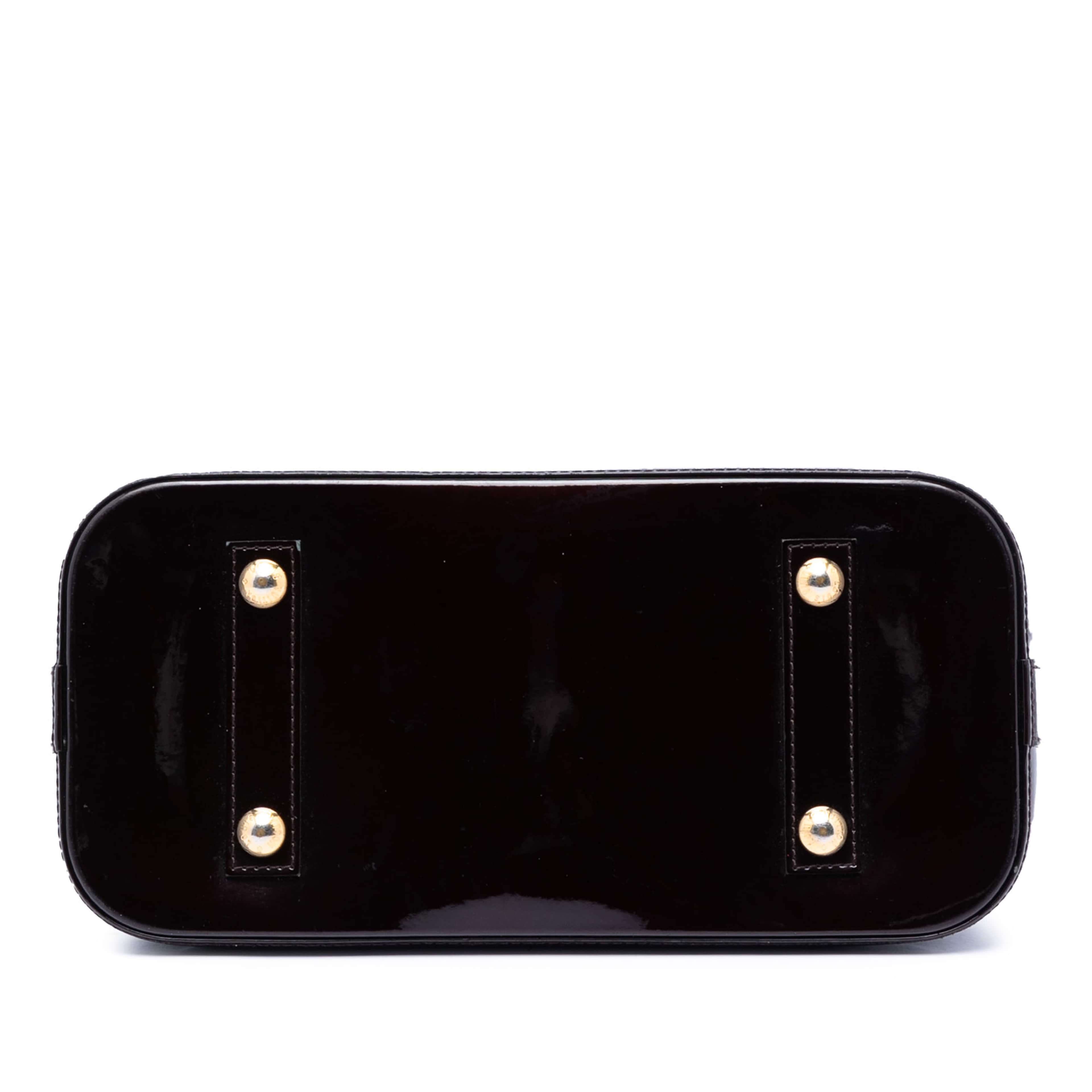 Louis Vuitton Monogram Vernis Alma Pm, från Luxclusif, i färgen plum. Klicka för att öppna bilden i stort format