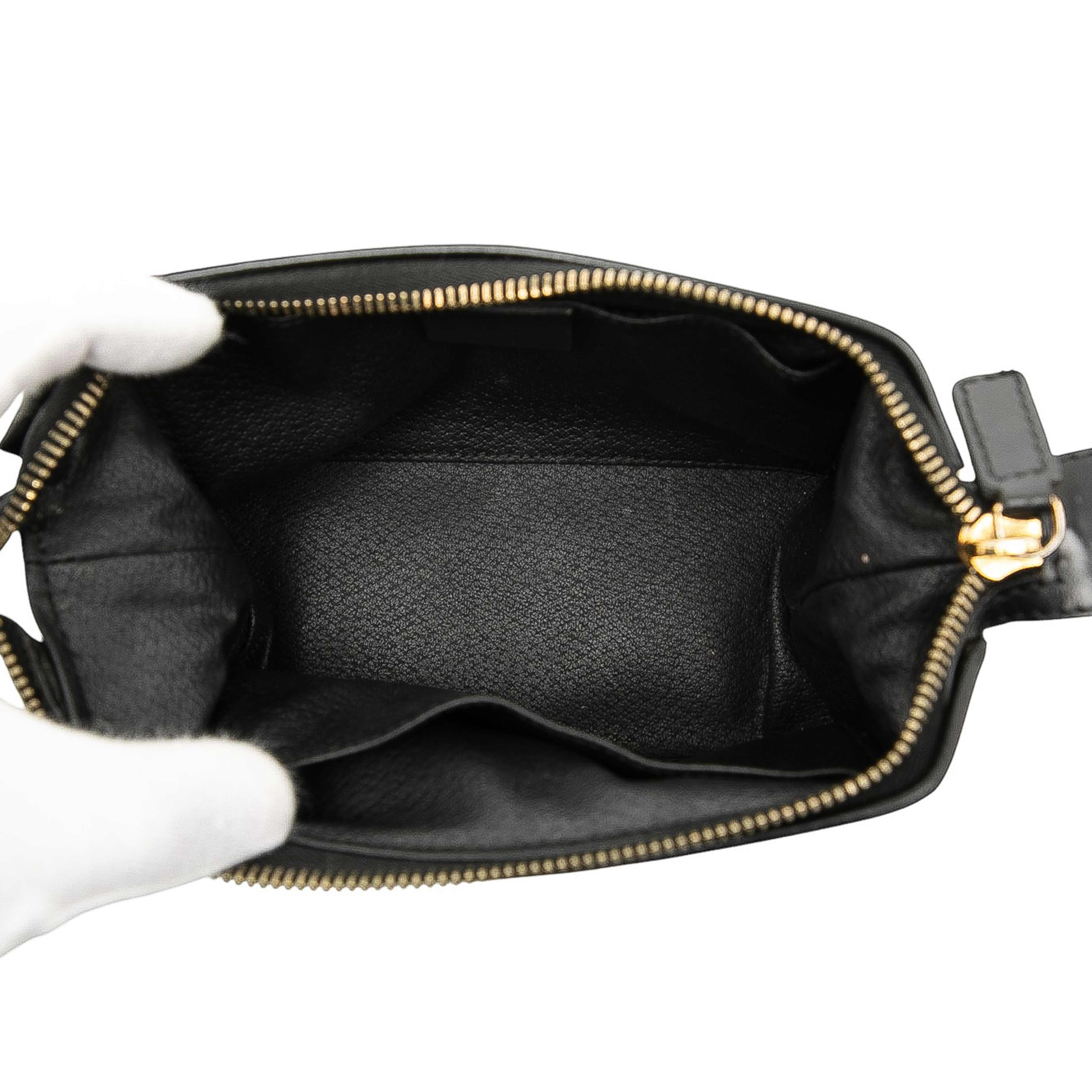 Celine Macadam Coated Canvas Cosmetic Pouch, från Luxclusif, i färgen dark brown. Klicka för att öppna bilden i stort format