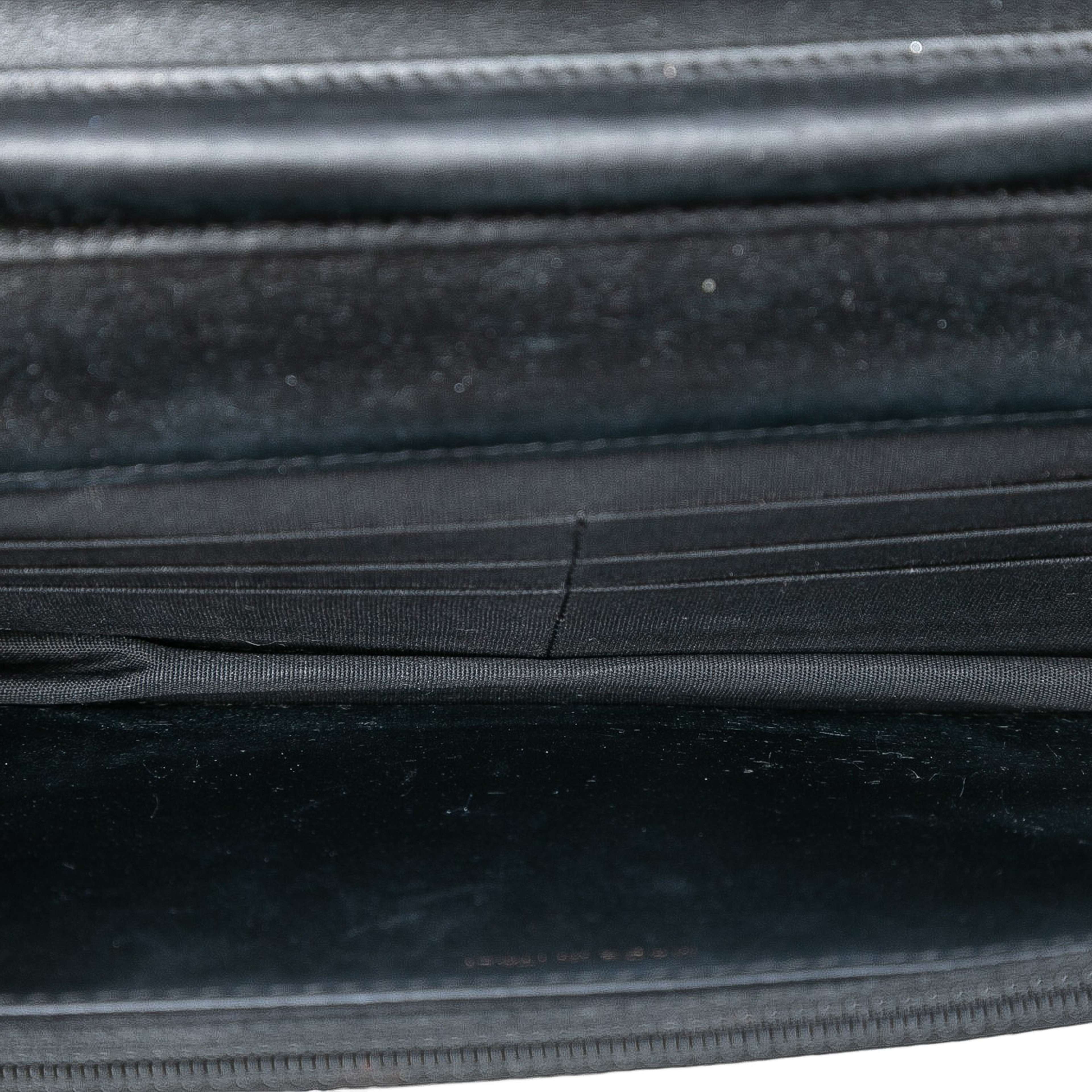 Chanel Chevron Caviar Boy Wallet On Chain, från Luxclusif, i färgen black. Klicka för att öppna bilden i stort format