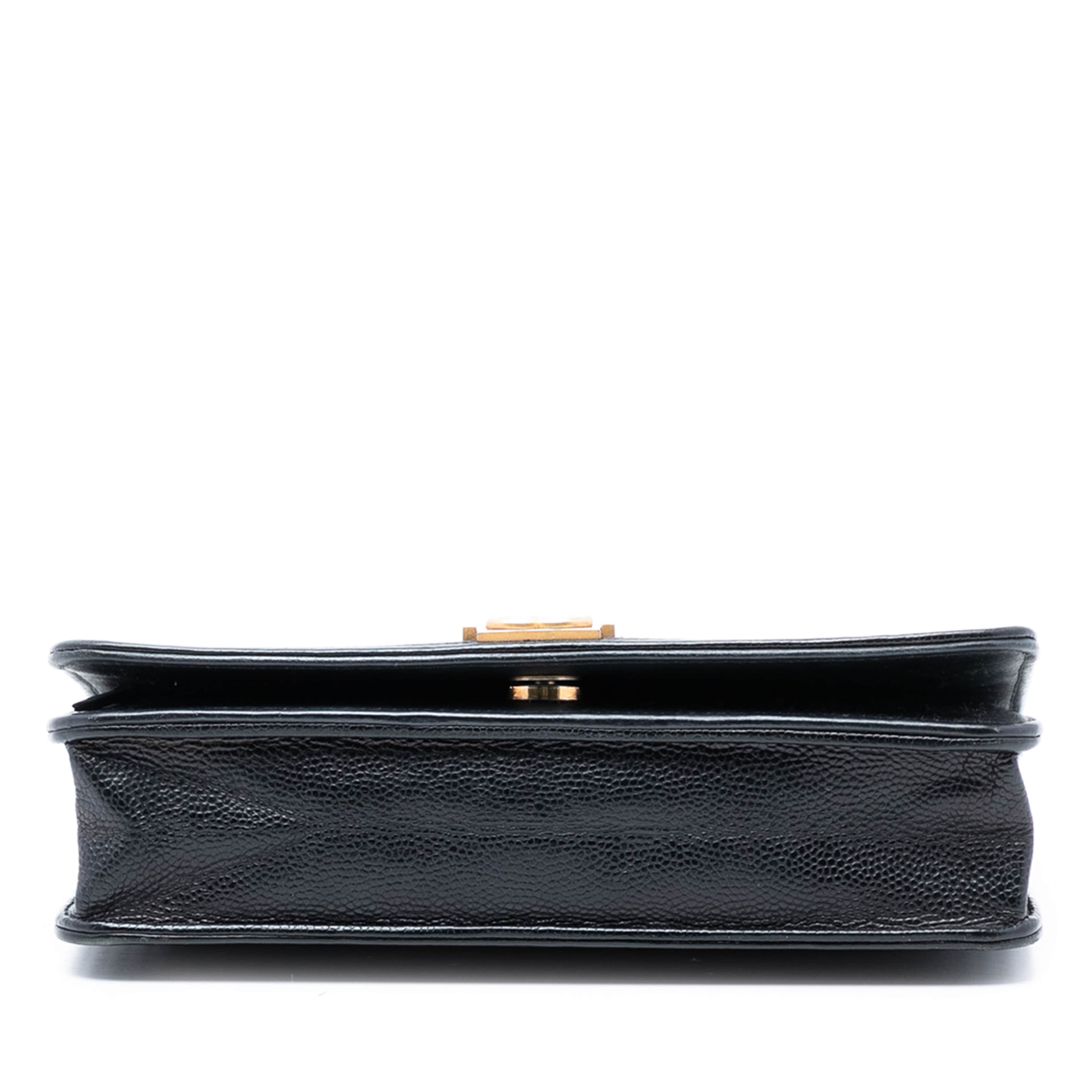 Chanel Chevron Caviar Boy Wallet On Chain, från Luxclusif, i färgen black. Klicka för att öppna bilden i stort format