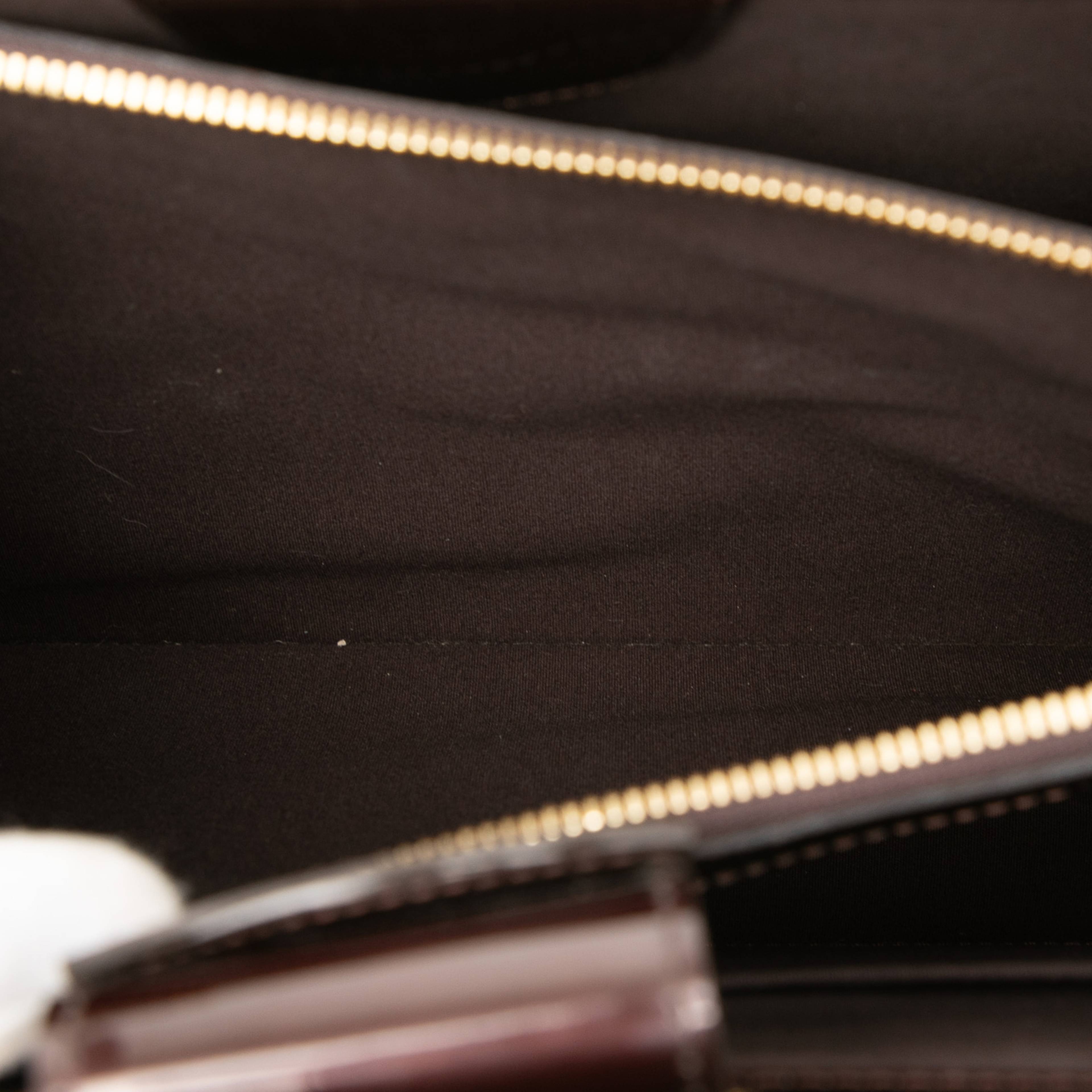 Louis Vuitton Monogram Vernis Deesse Gm, från Luxclusif, i färgen purple. Klicka för att öppna bilden i stort format