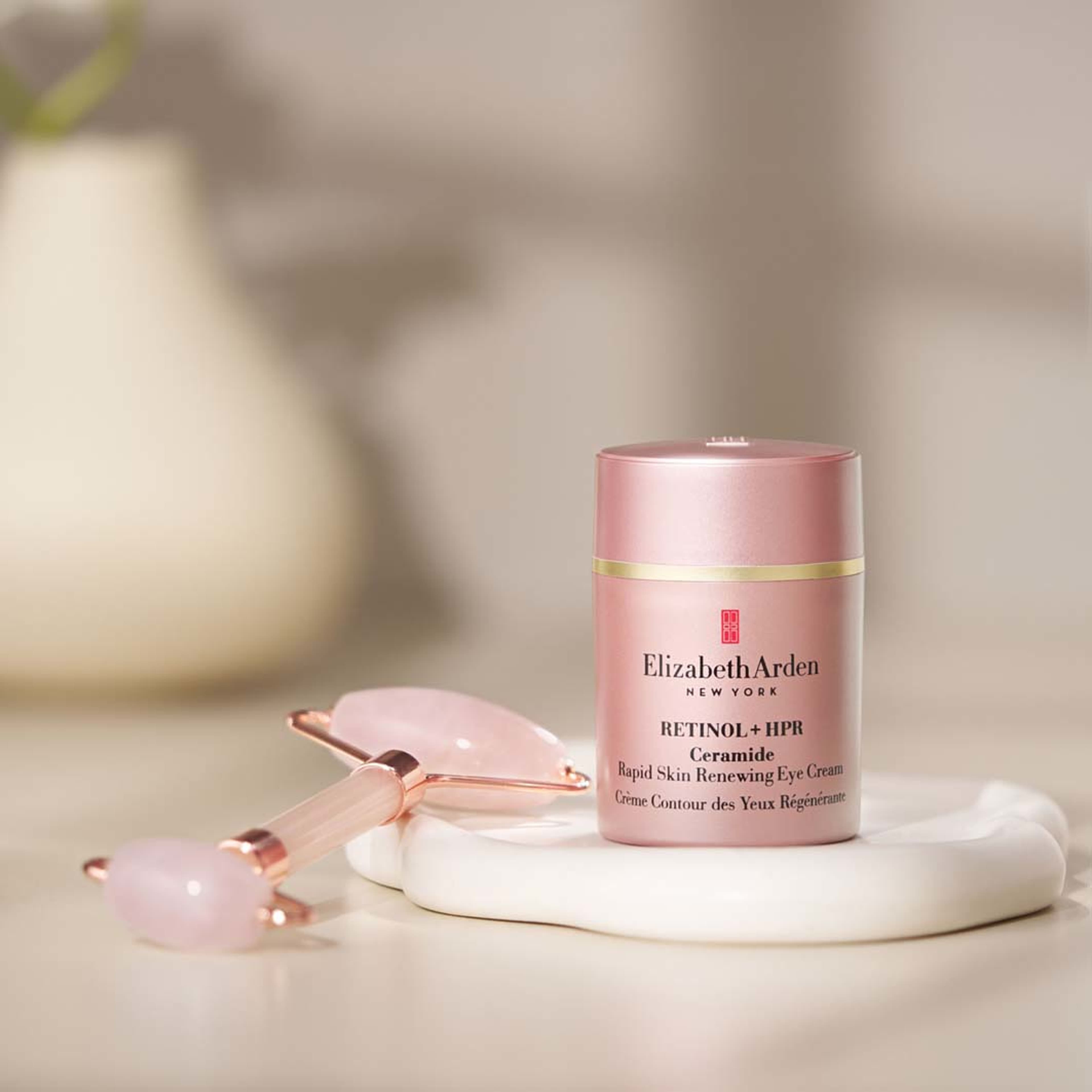 Ceramide Retinol + hpr rapid skin renewing eye cream, från Elizabeth Arden. Klicka för att öppna bilden i stort format