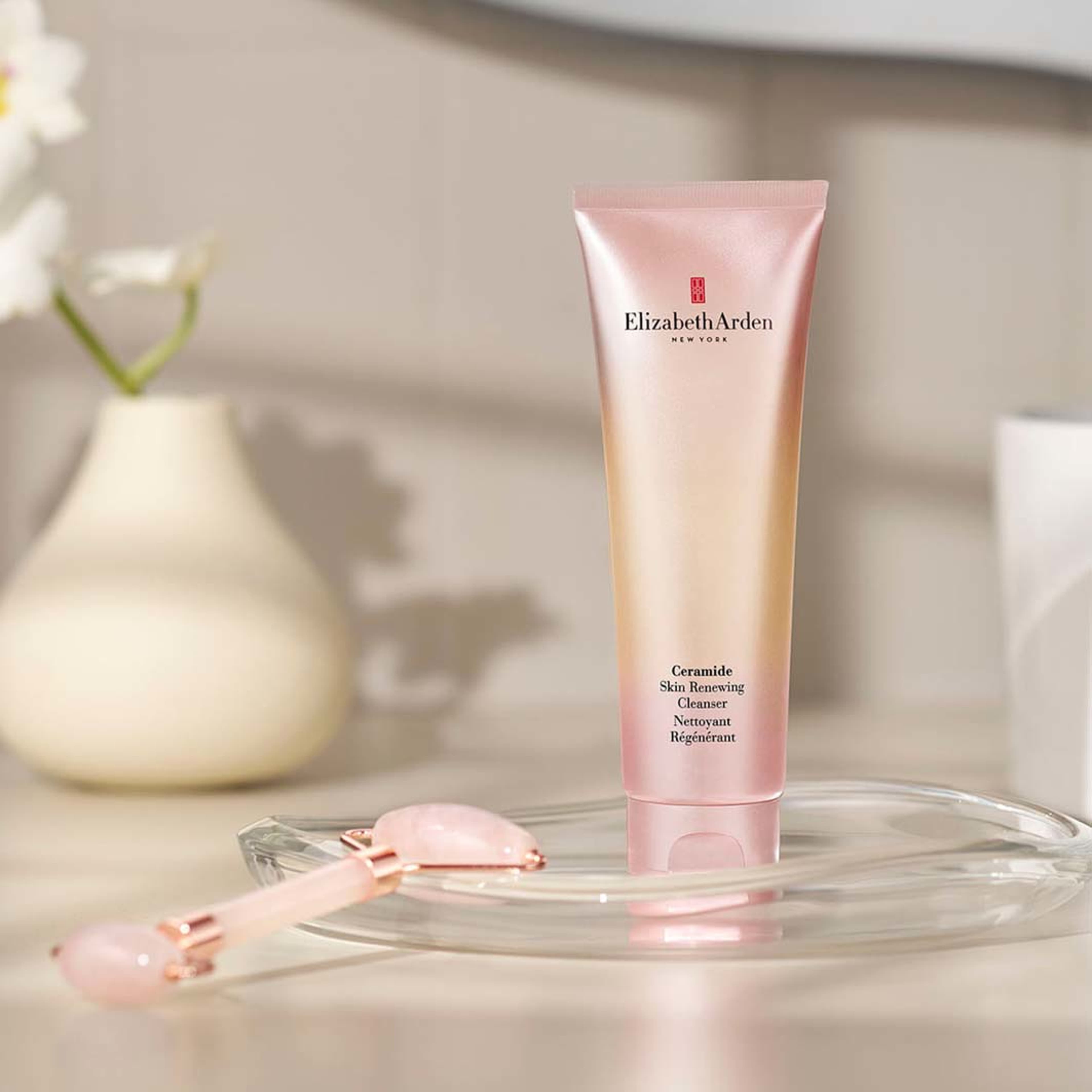 Ceramide Skin renewing cleanser, från Elizabeth Arden. Klicka för att öppna bilden i stort format