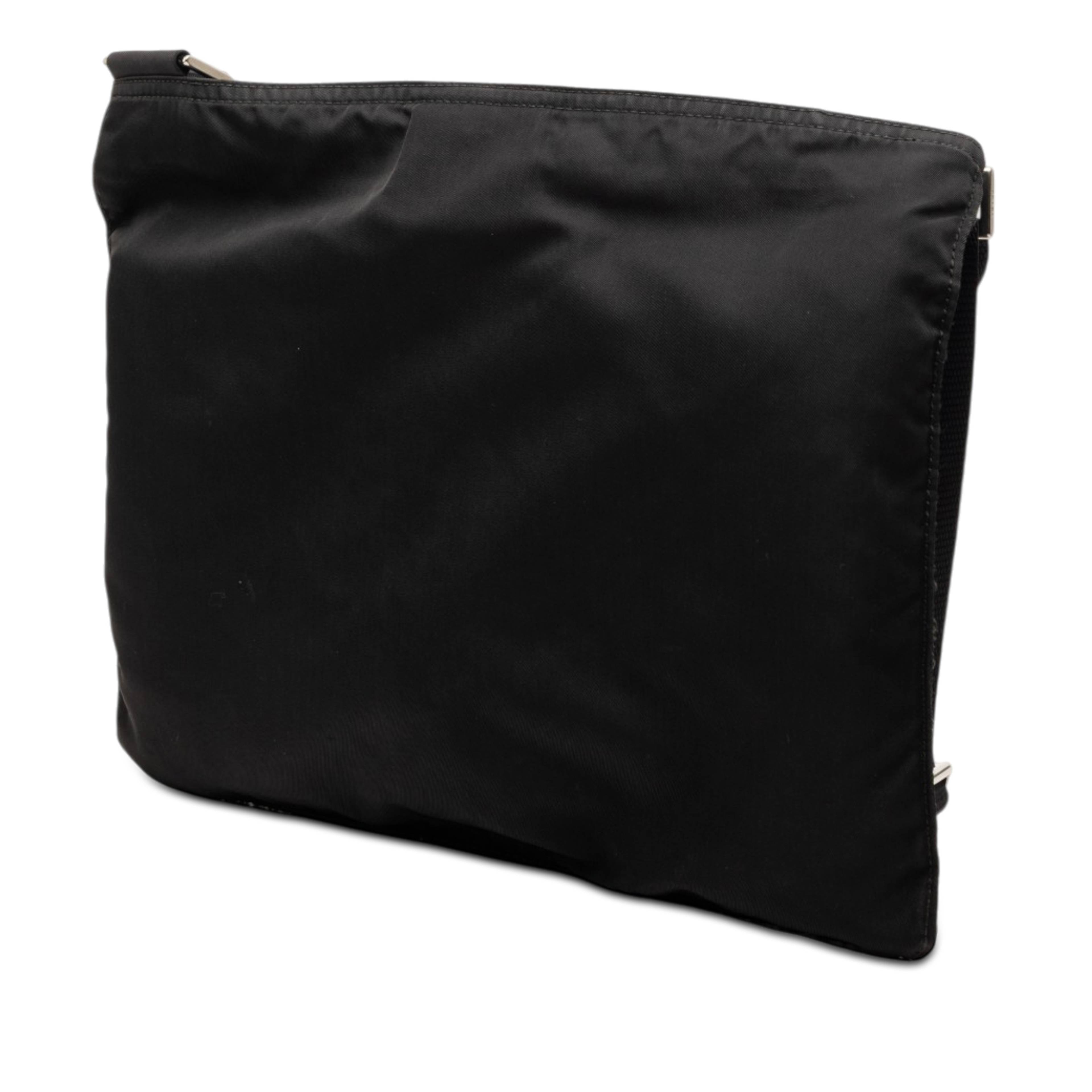 Prada Tessuto Zip Top Crossbody, från Luxclusif, i färgen black. Klicka för att öppna bilden i stort format