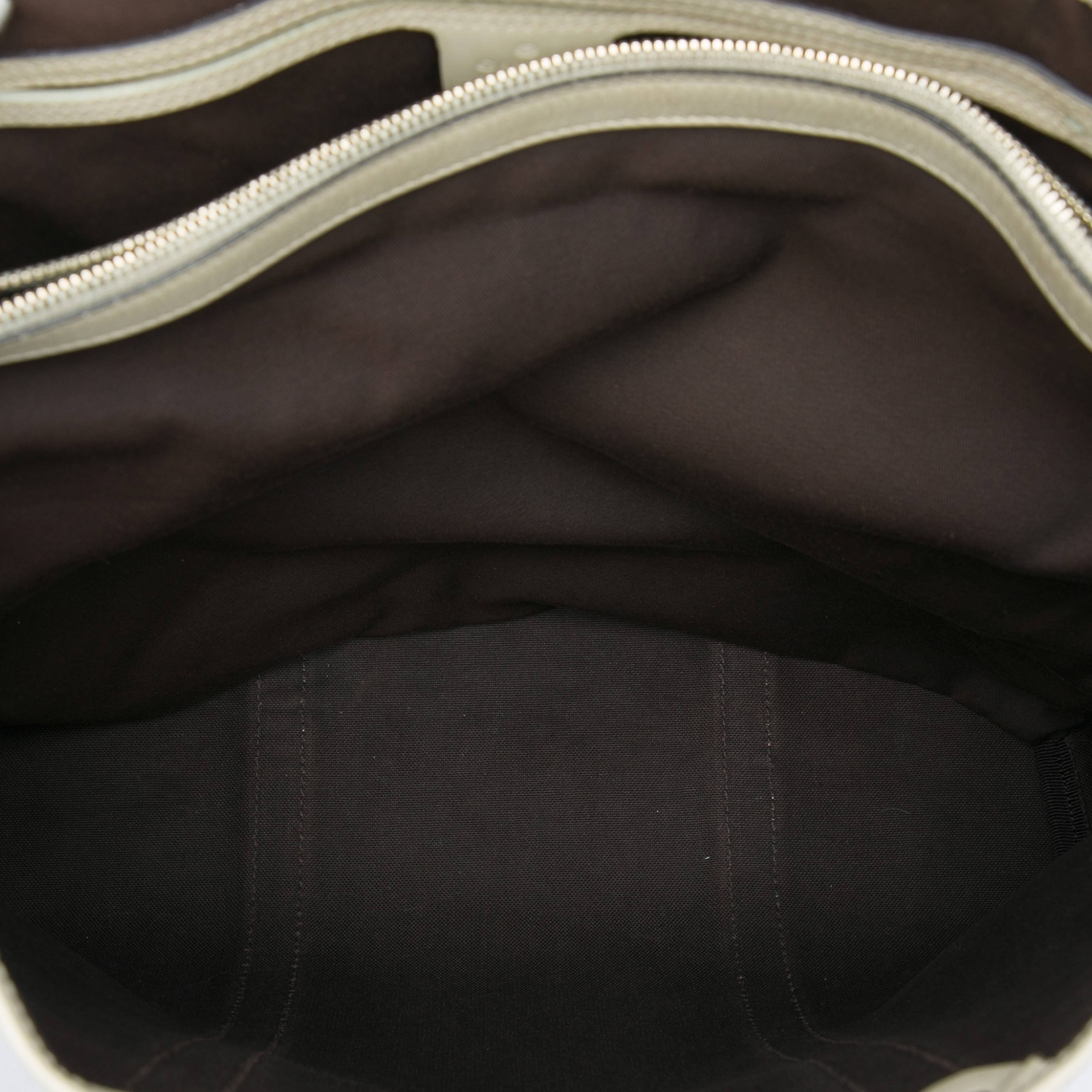 Gucci Gg Supreme Joy Vertical Tote, från Luxclusif, i färgen beige. Klicka för att öppna bilden i stort format