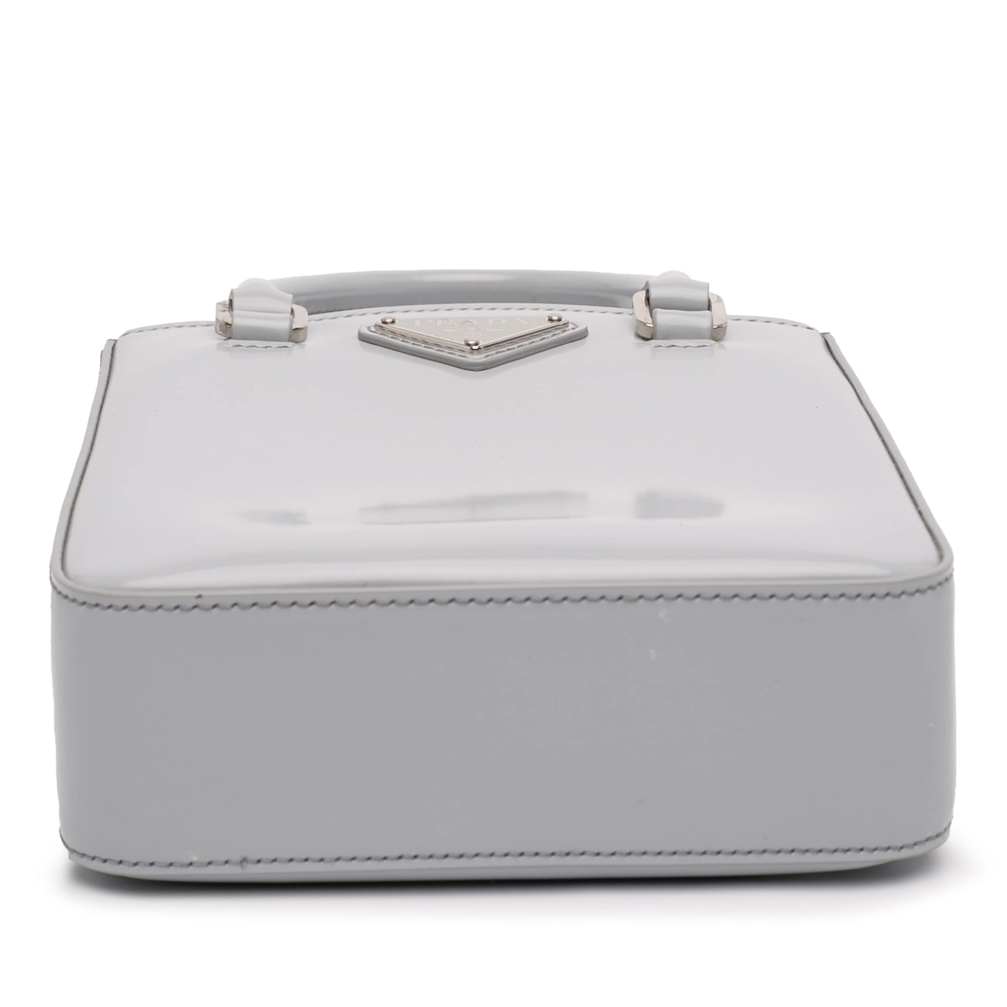 Prada Small Leather Brushed Tote, från Luxclusif, i färgen grå. Klicka för att öppna bilden i stort format