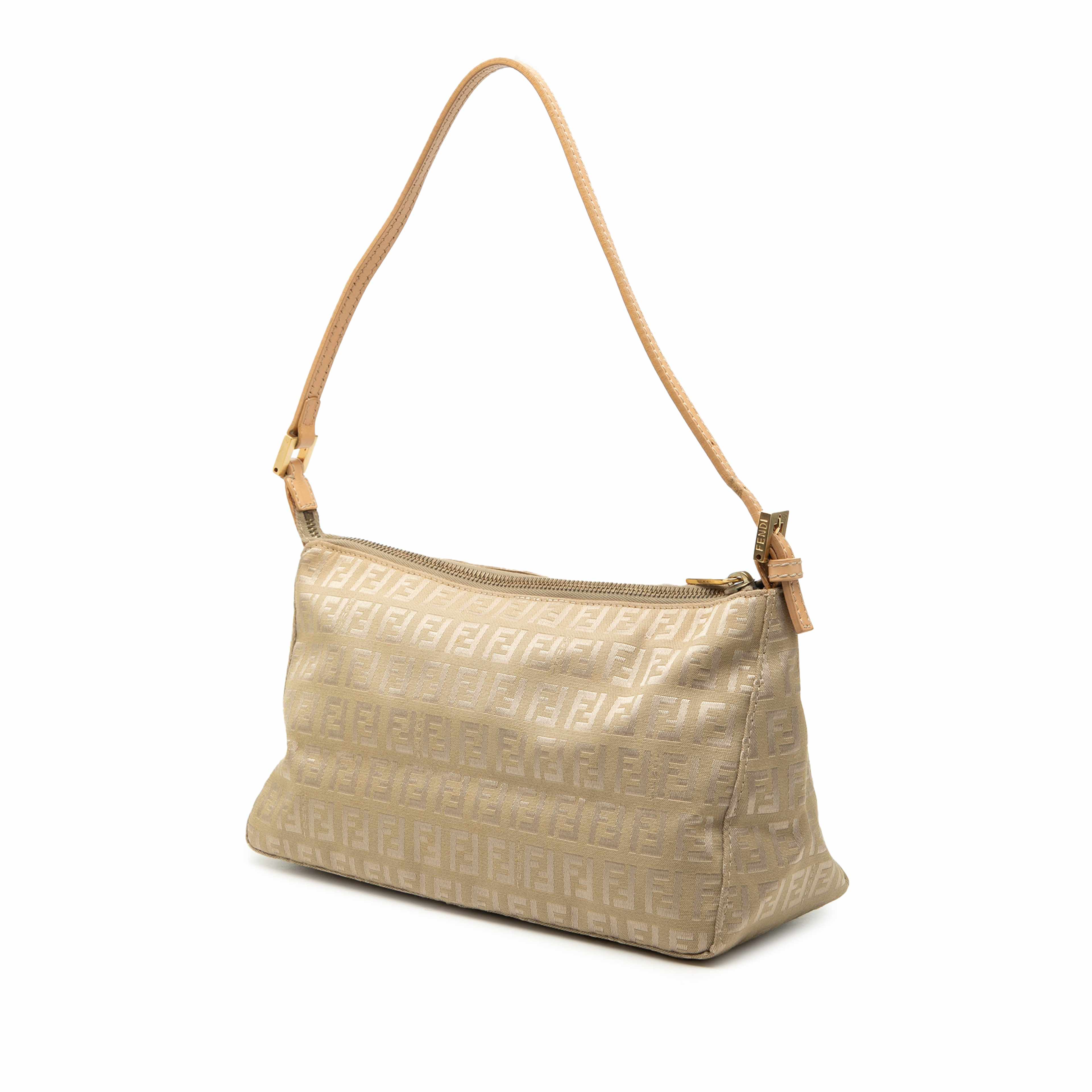 Fendi Zucchino Canvas Pochette, från Luxclusif, i färgen beige. Klicka för att öppna bilden i stort format