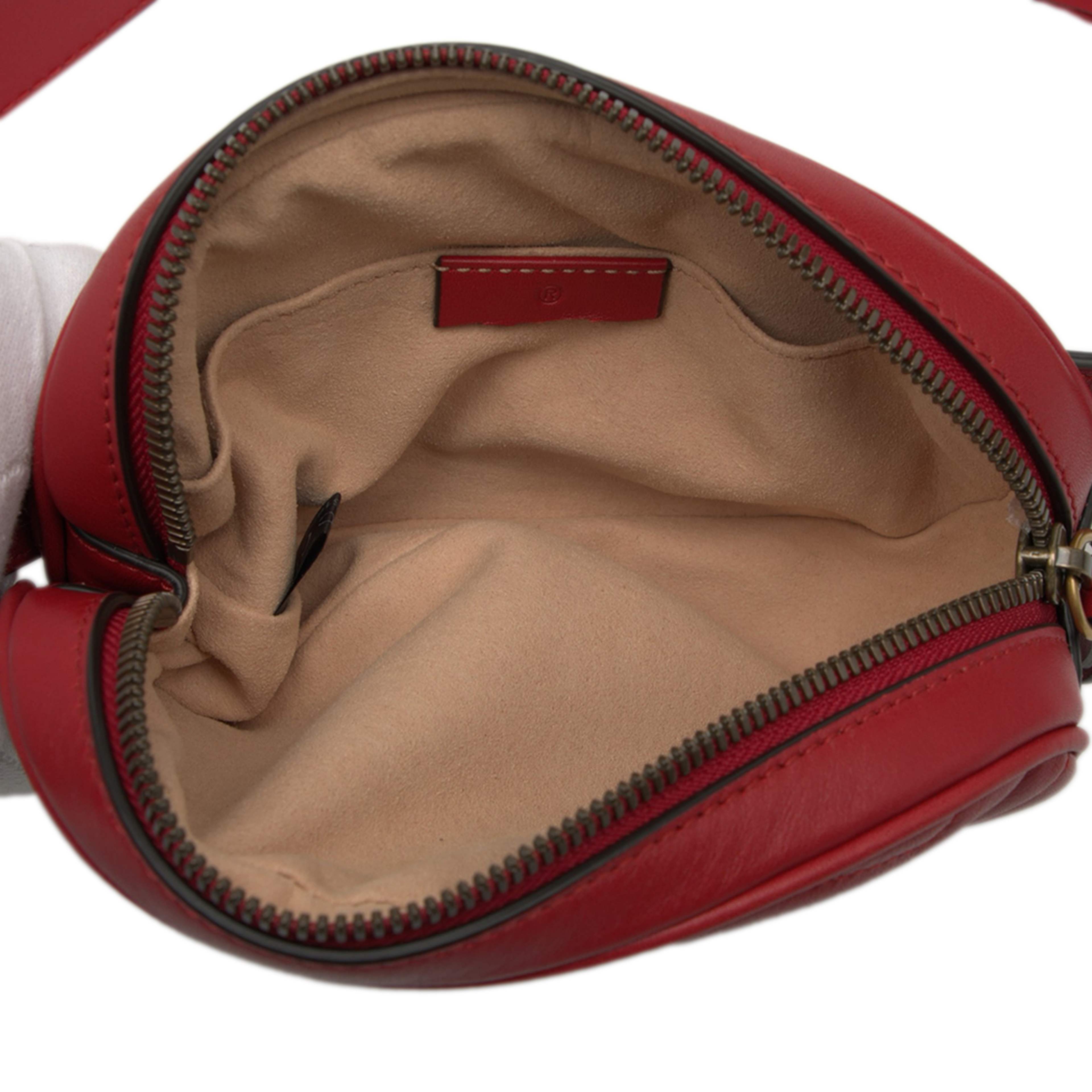 Gucci Gg Marmont Matelasse Leather Belt Bag, från Luxclusif, i färgen red. Klicka för att öppna bilden i stort format