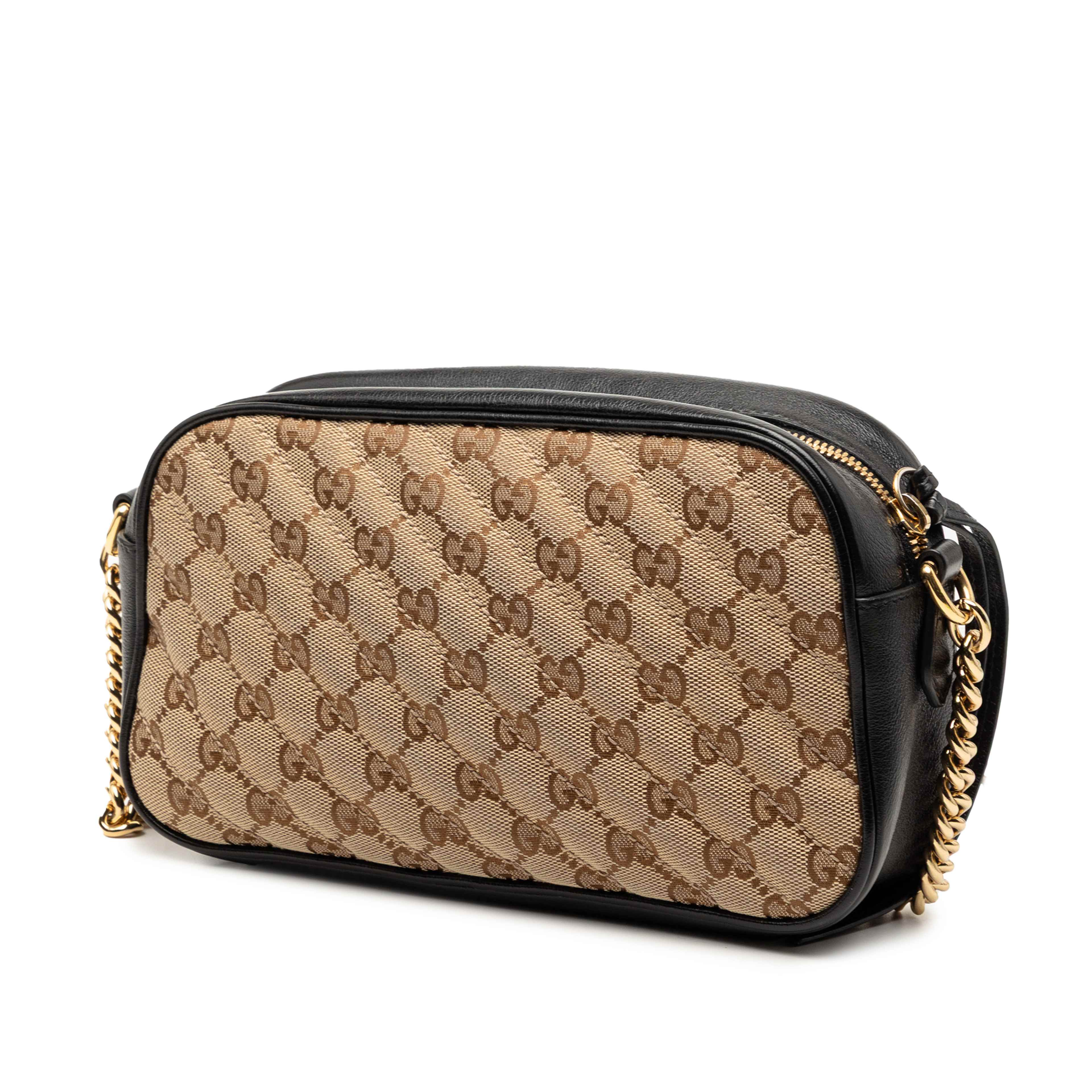 Gucci Small Gg Marmont Matelasse Gg Canvas And Leather Crossbody, från Luxclusif, i färgen beige. Klicka för att öppna bilden i stort format