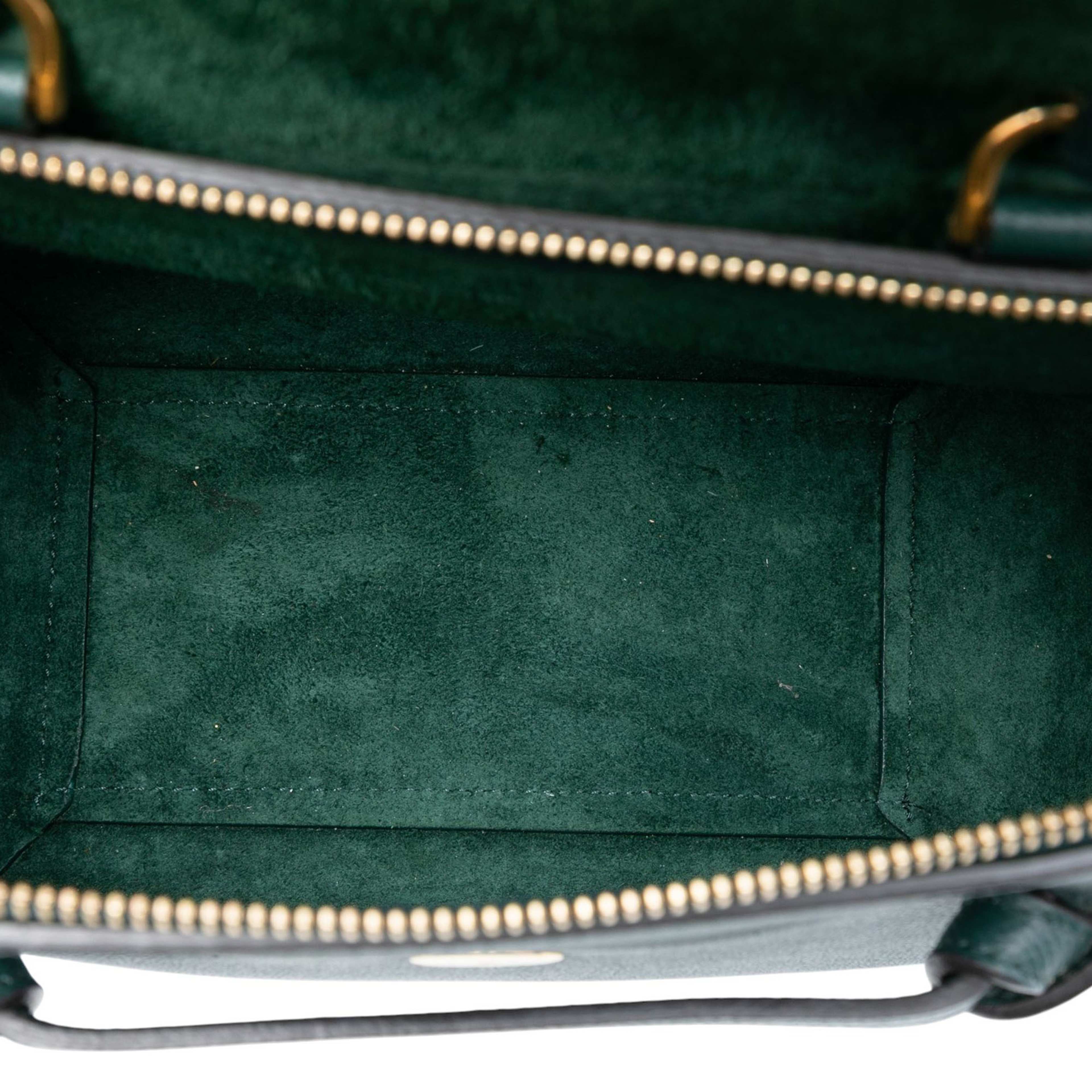 Celine Nano Grained Calfskin Belt Bag, från Luxclusif, i färgen dark green. Klicka för att öppna bilden i stort format