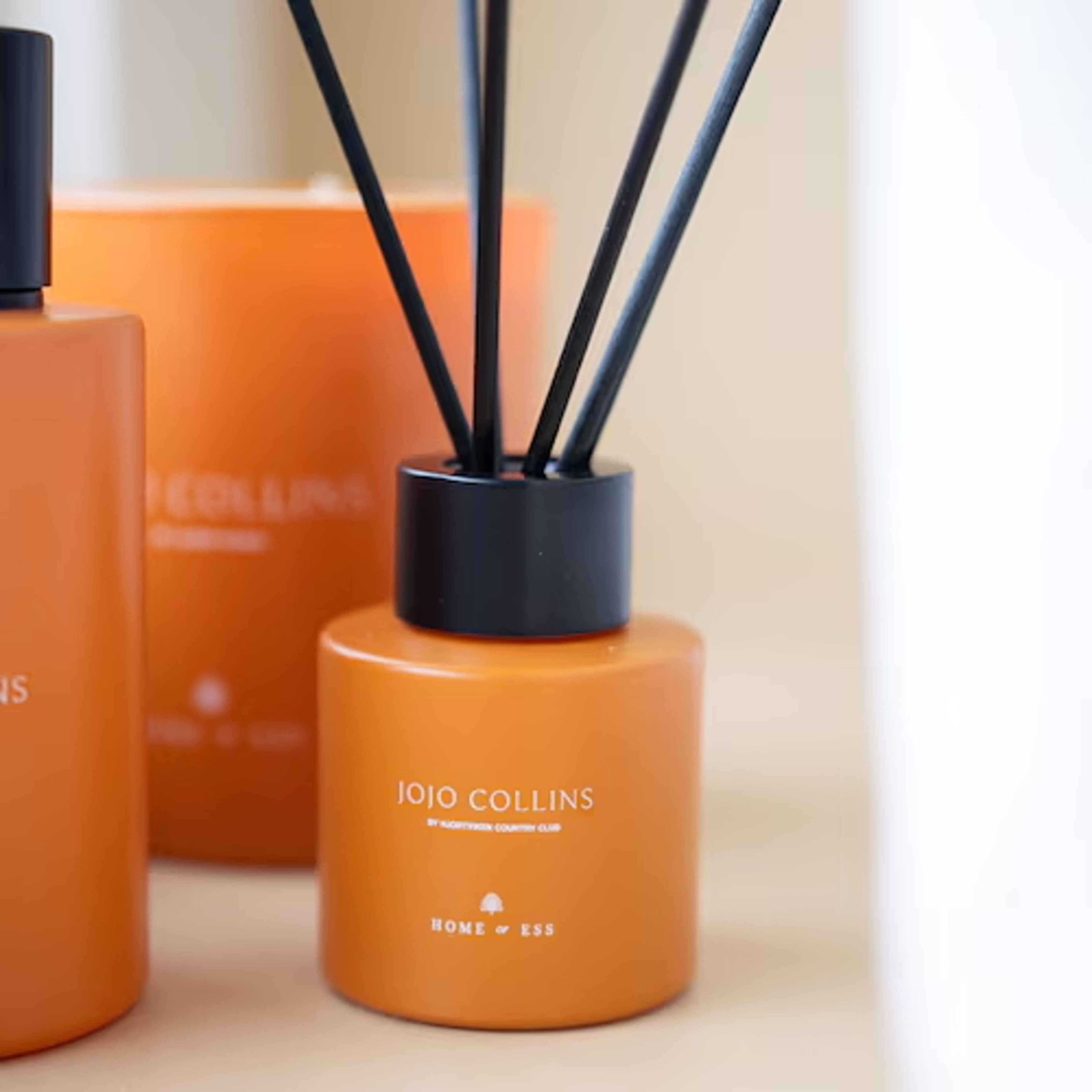 Jojo Collins By Hjortviken - Diffuser, från Home of ESS, i färgen orange. Klicka för att öppna bilden i stort format