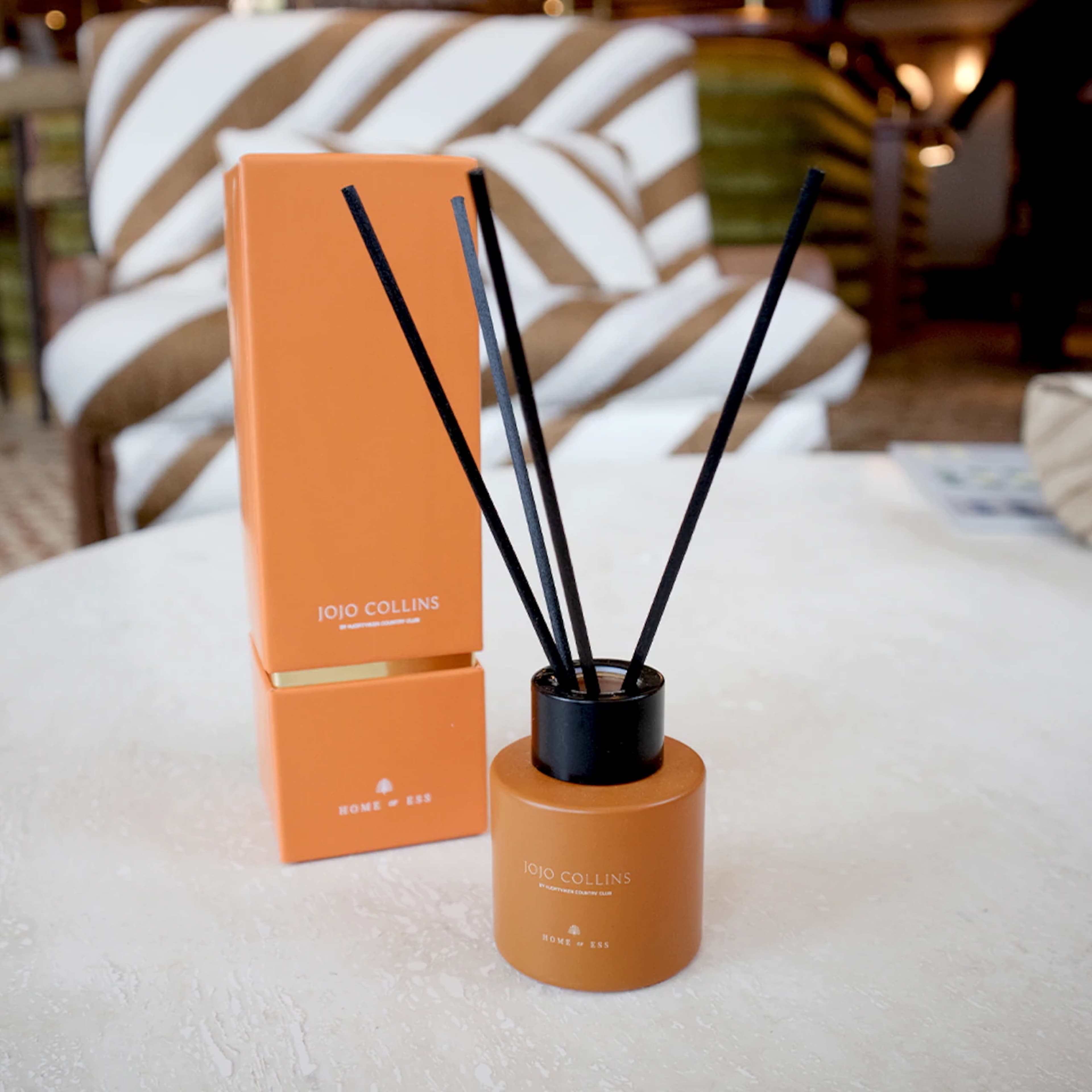 Jojo Collins By Hjortviken - Diffuser, från Home of ESS, i färgen orange. Klicka för att öppna bilden i stort format