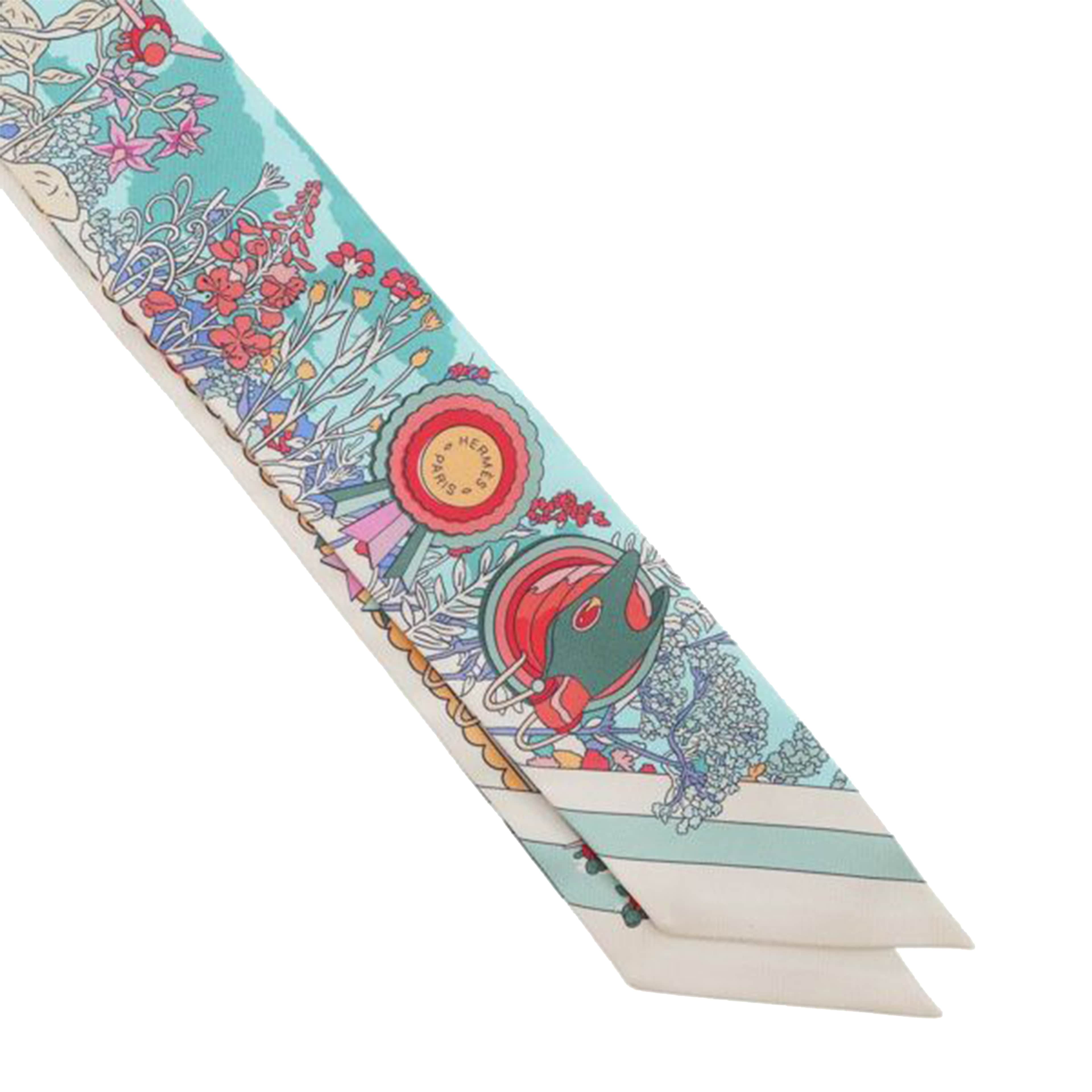 Hermès Pony Pit Stop Silk Twilly Scarf, från Luxclusif, i färgen mint. Klicka för att öppna bilden i stort format