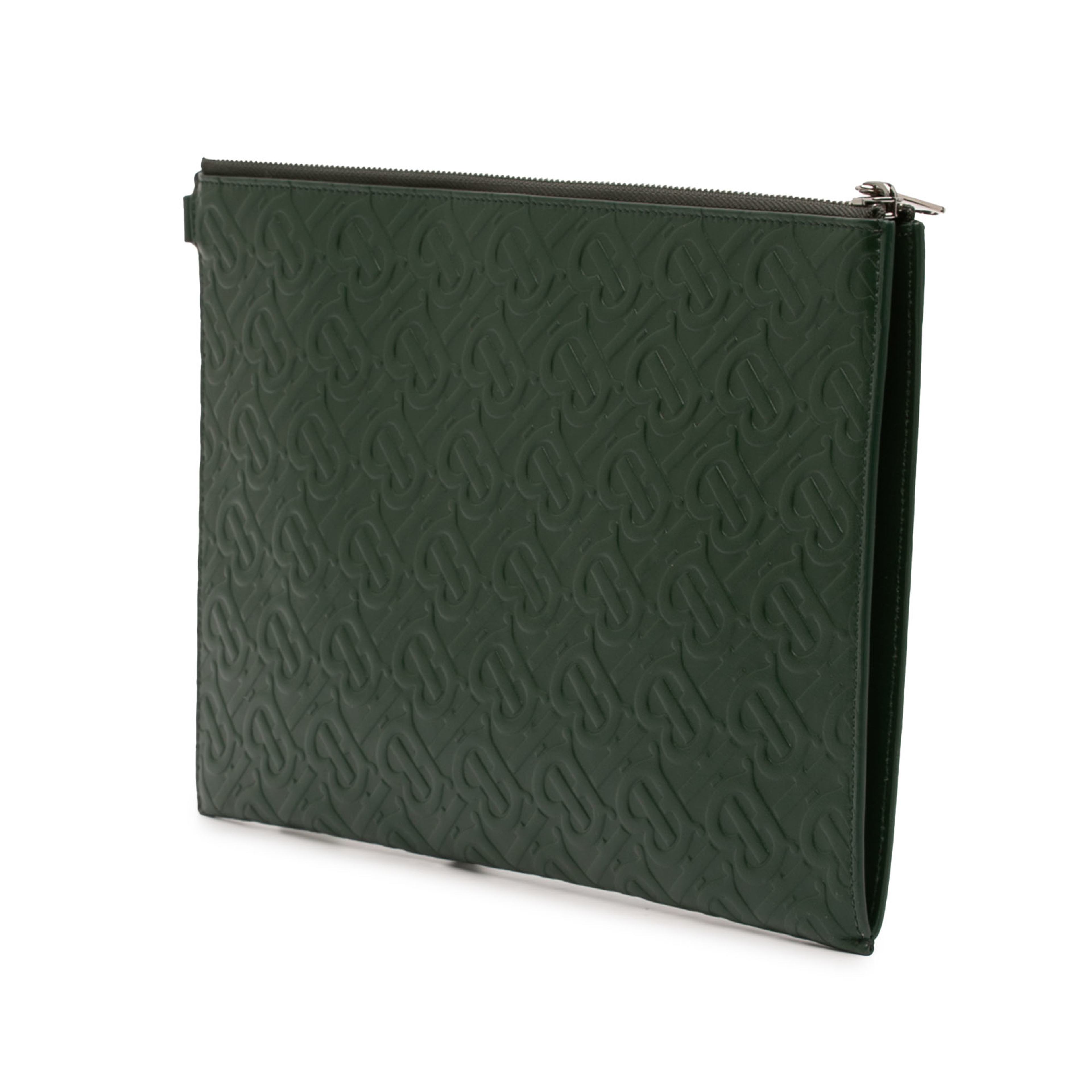 Burberry Embossed Leather Tb Monogram Clutch, från Luxclusif, i färgen grön. Klicka för att öppna bilden i stort format