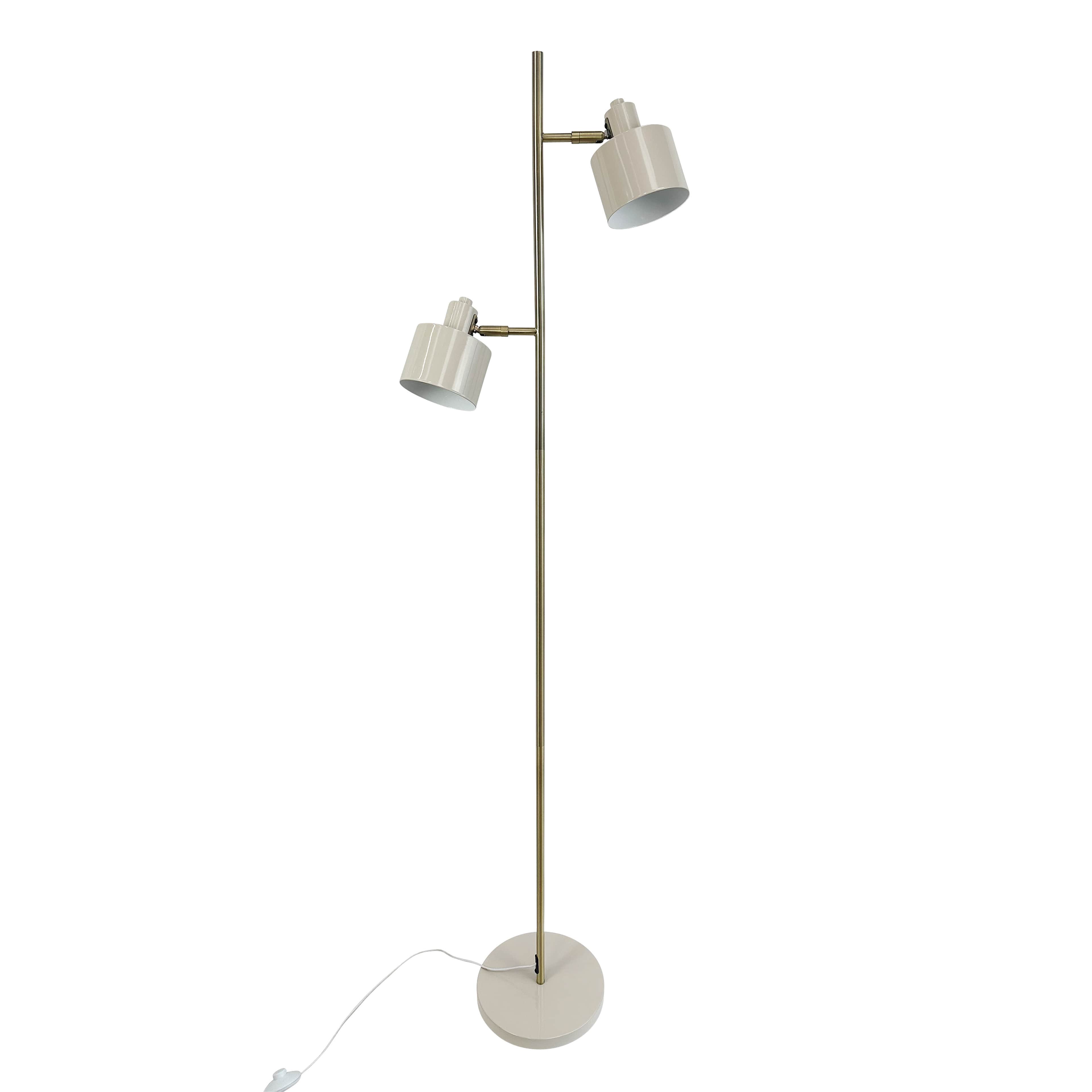 Ocean Floor Lamp, från Dyberg Larsen, i färgen beige/ brass. Klicka för att öppna bilden i stort format