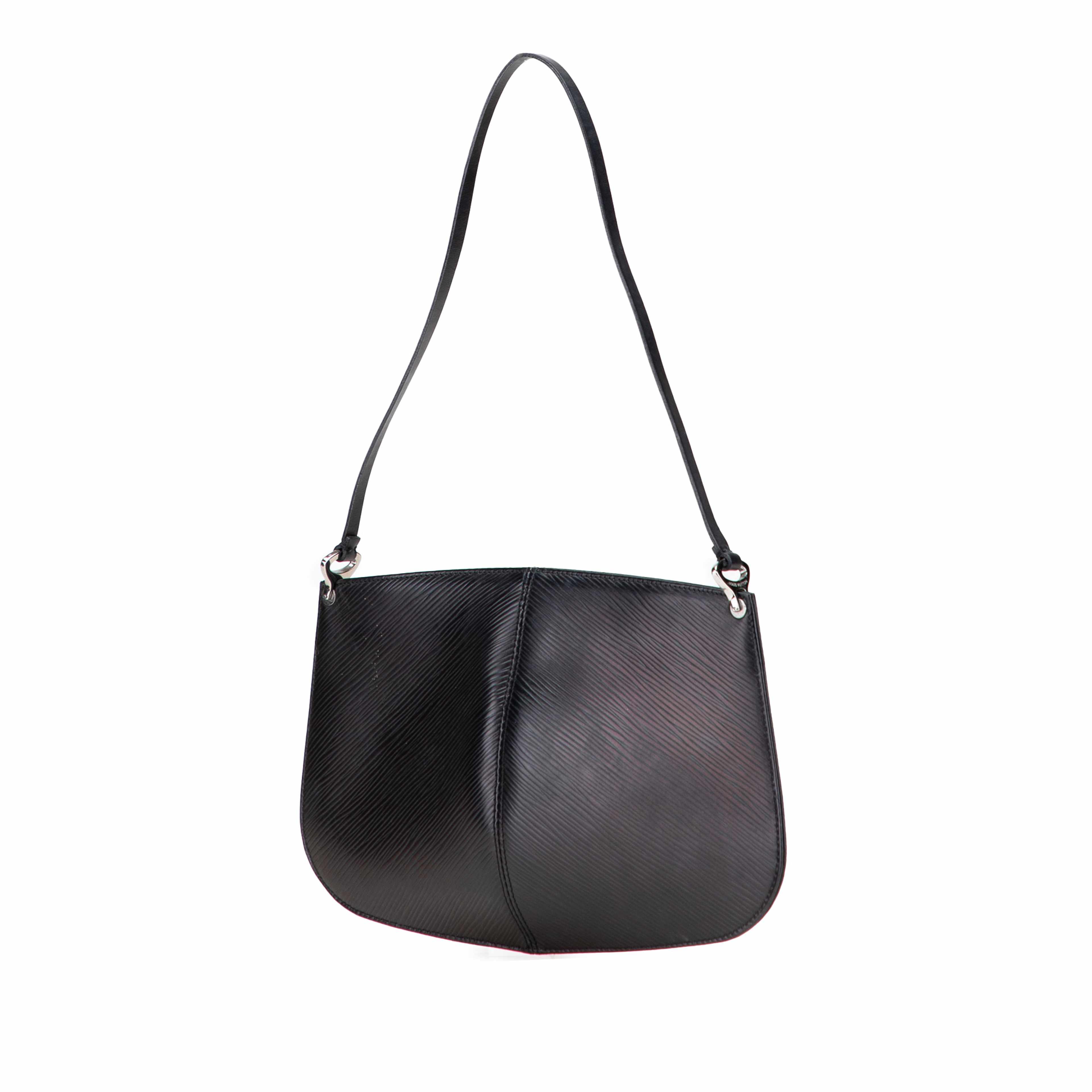 Louis Vuitton Epi Demi Lune Pochette, från Luxclusif, i färgen black. Klicka för att öppna bilden i stort format