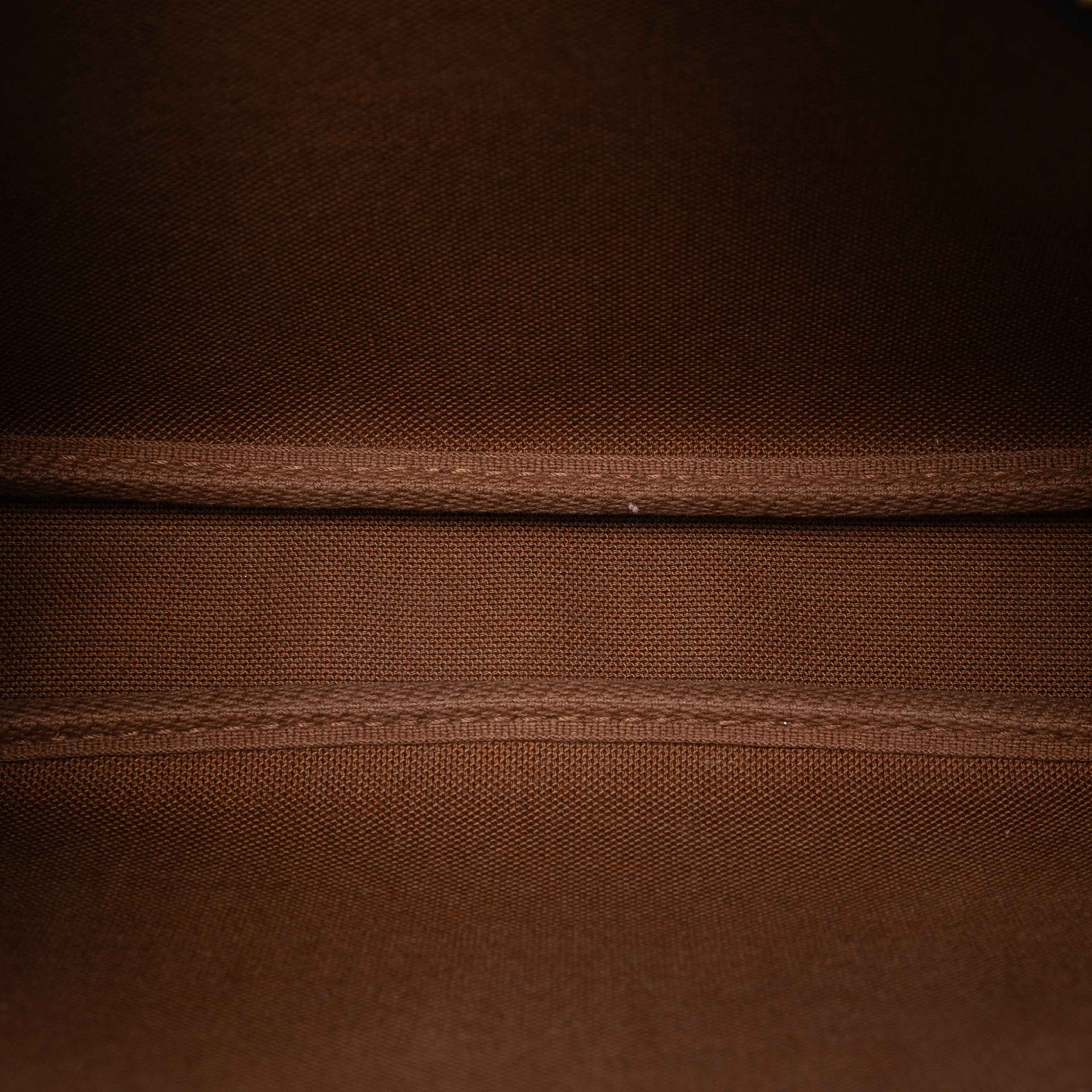 Louis Vuitton Monogram Pochette Accessoires, från Luxclusif, i färgen brown. Klicka för att öppna bilden i stort format