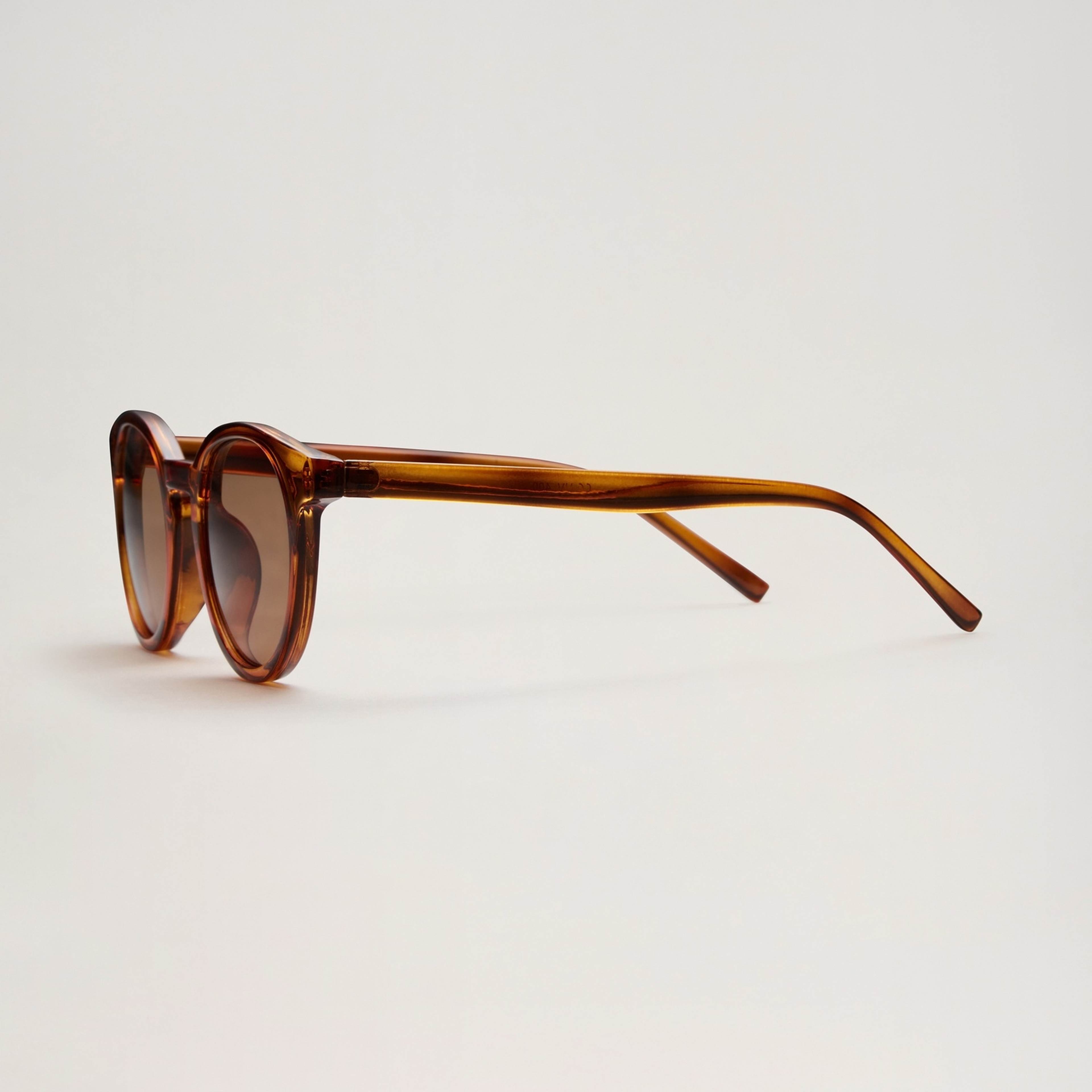 Babymocs Solglasögon Classic Shape - Barn, från BabyMocs, i färgen amber. Klicka för att öppna bilden i stort format