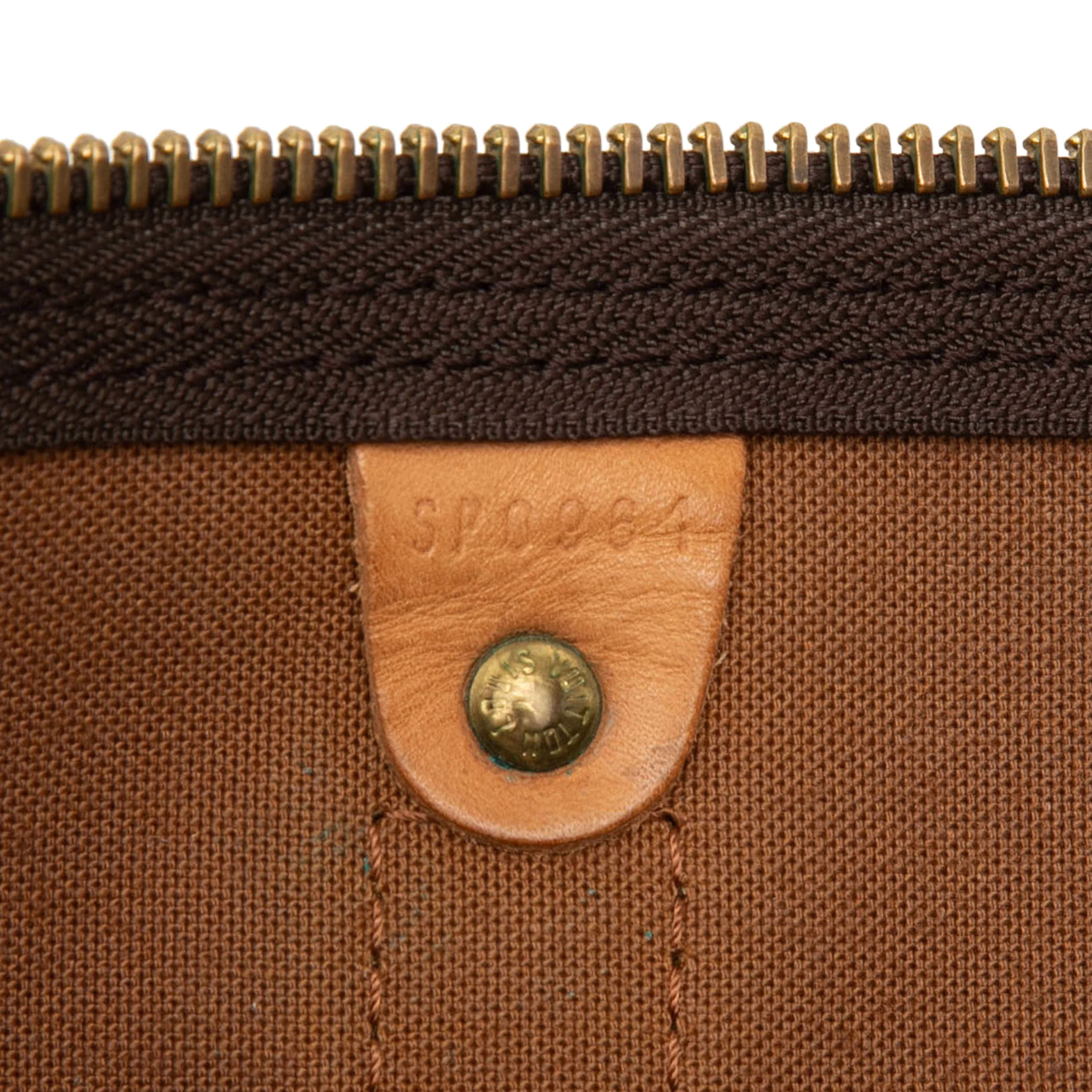 Louis Vuitton Monogram Keepall Bandouliere 55, från Luxclusif, i färgen brun. Klicka för att öppna bilden i stort format