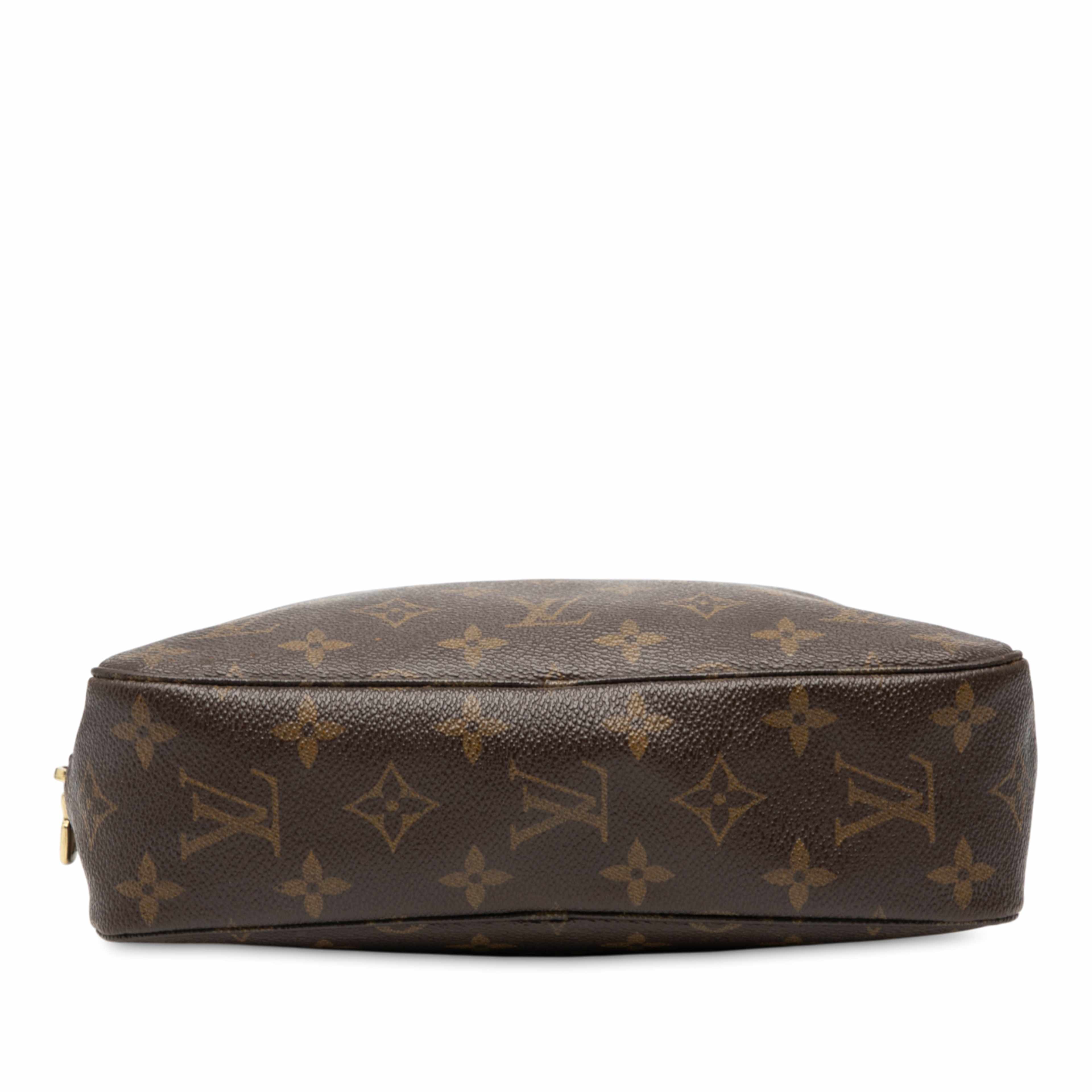 Louis Vuitton Monogram Trousse Toilette 23, från Luxclusif, i färgen brown. Klicka för att öppna bilden i stort format