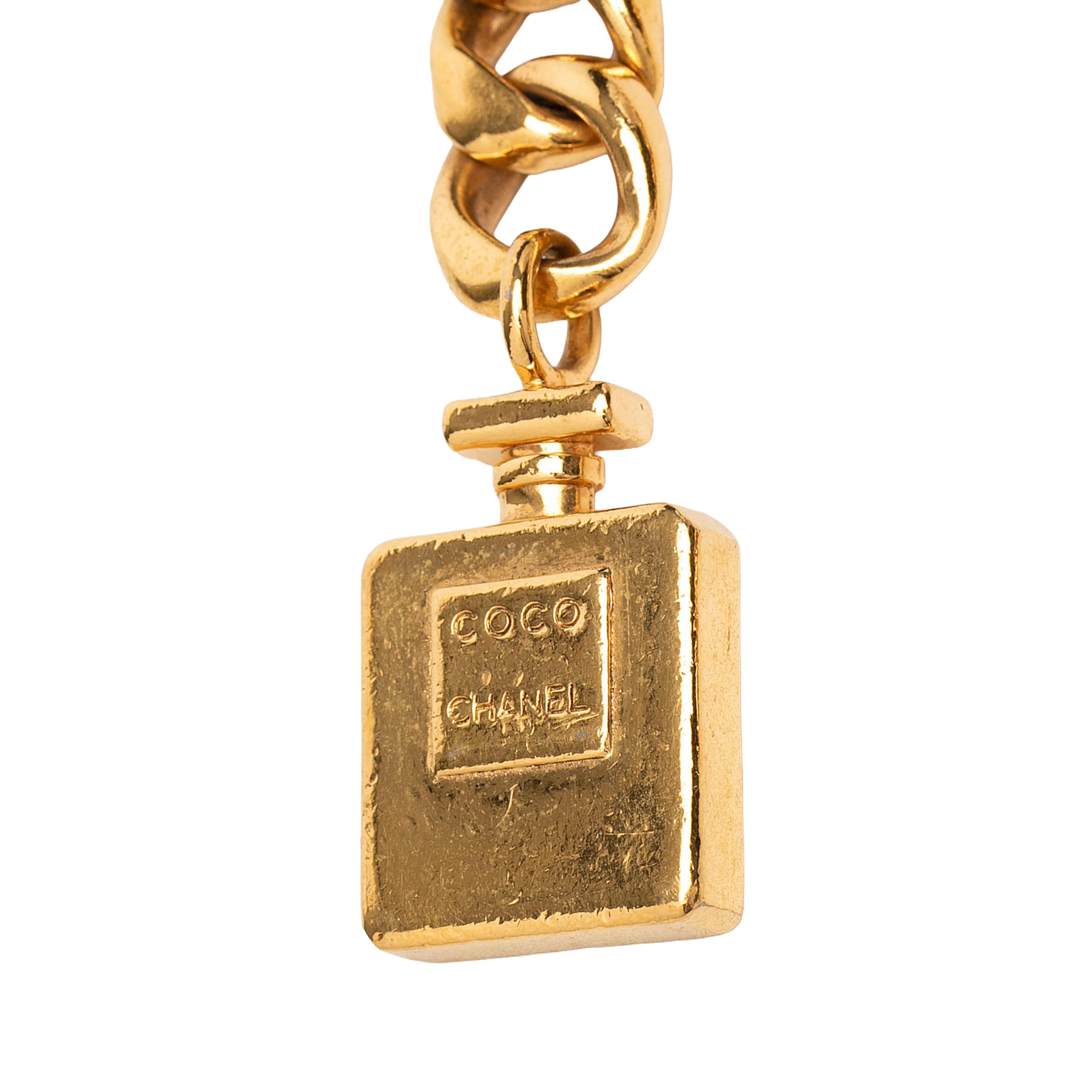 Chanel Gold Plated Perfume Bottle Chain Belt, från Luxclusif, i färgen guld. Klicka för att öppna bilden i stort format