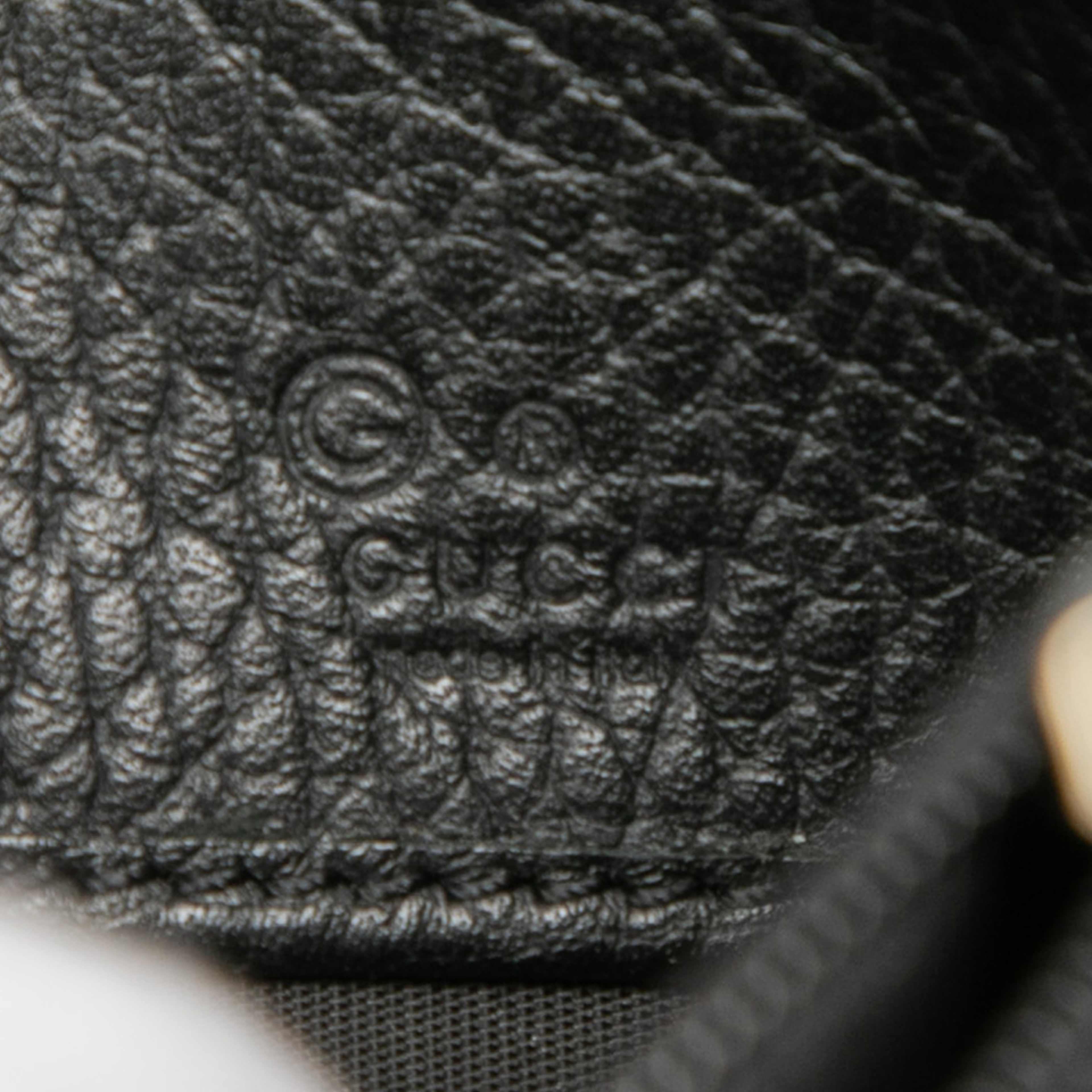 Gucci Dollar Calfskin Interlocking G Continental Wallet, från Luxclusif, i färgen black. Klicka för att öppna bilden i stort format