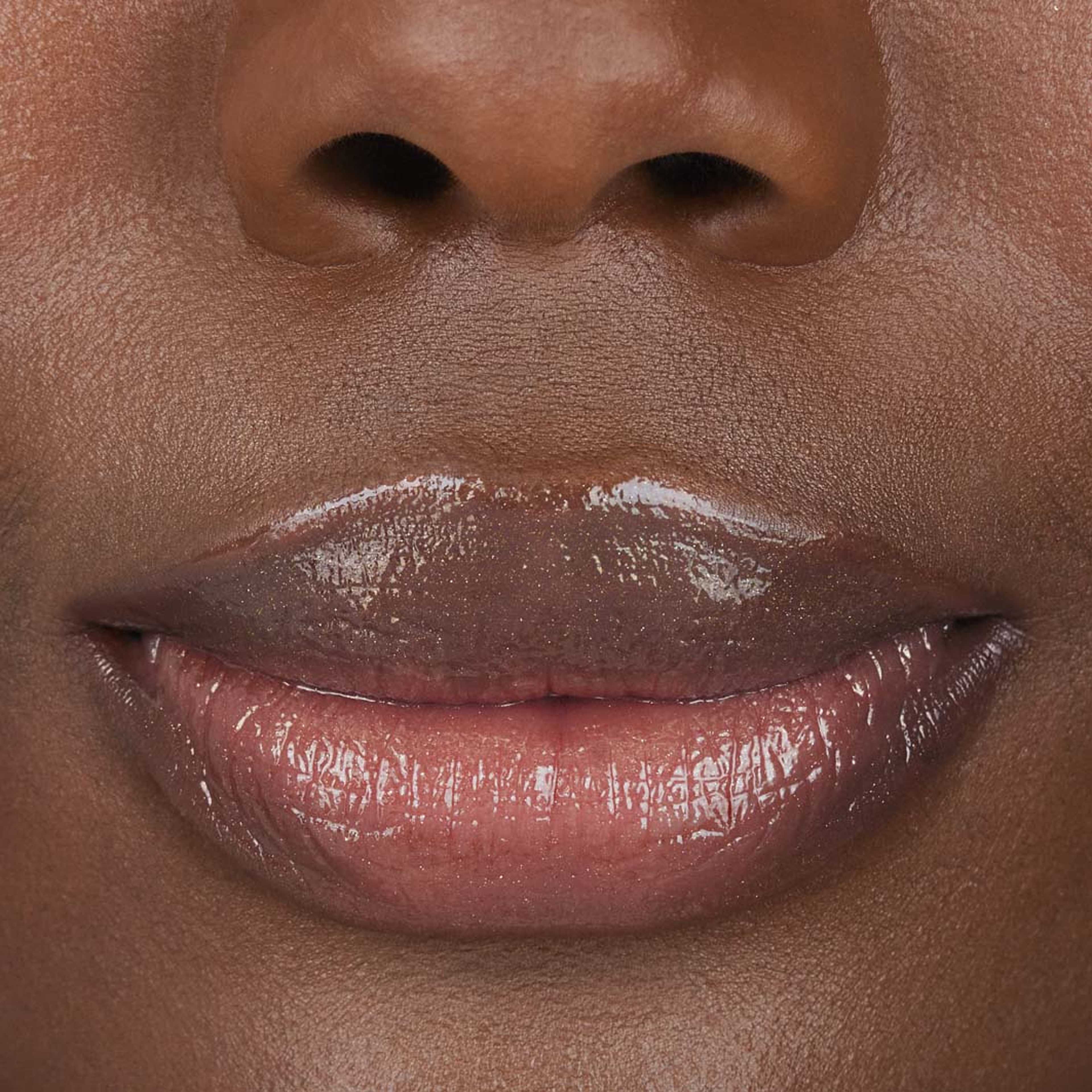 Afterglow Lip Oil, från NARS, i färgen Orgasm. Klicka för att öppna bilden i stort format