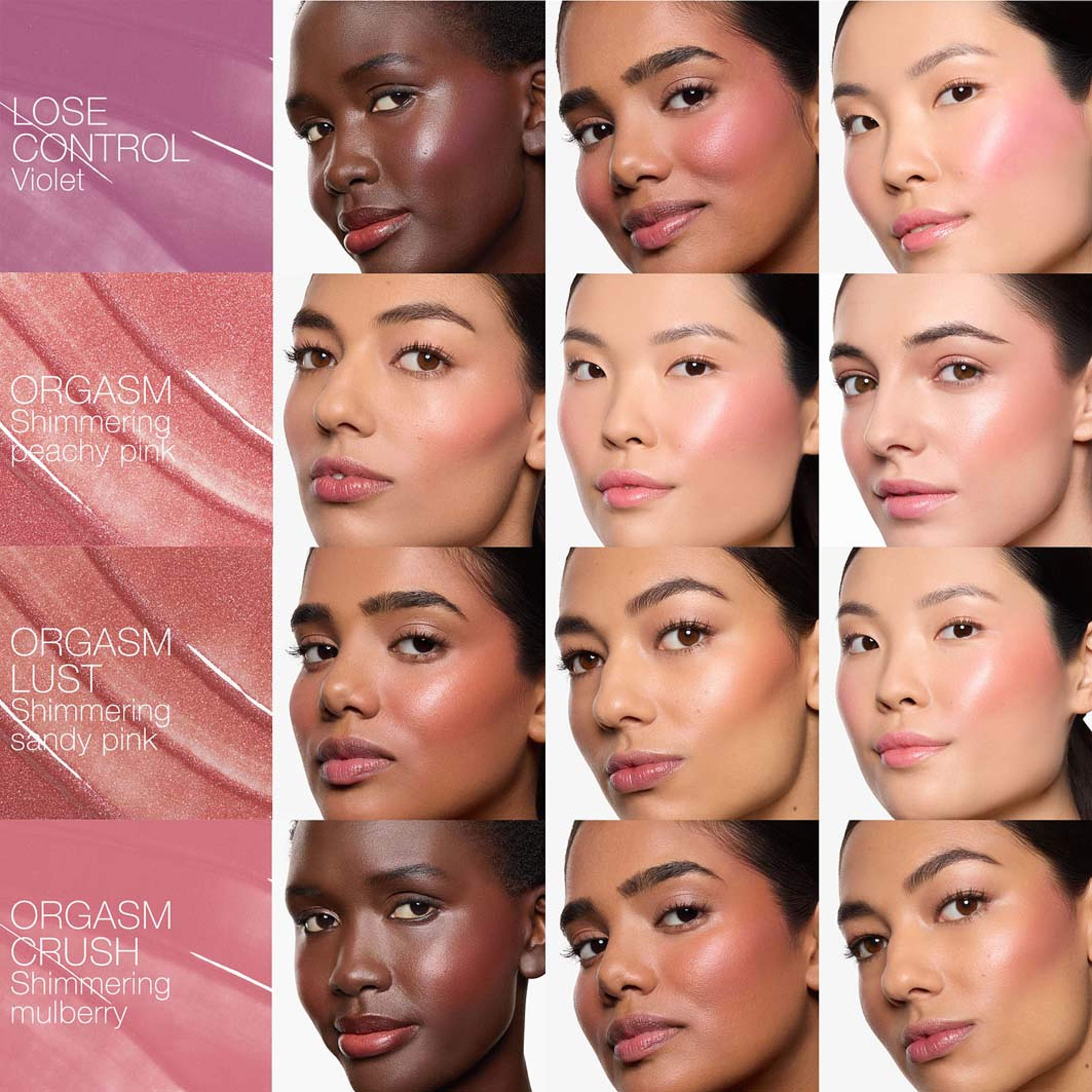 Insatiable Liquid Blush Shimmer, från NARS, i färgen Orgasm. Klicka för att öppna bilden i stort format