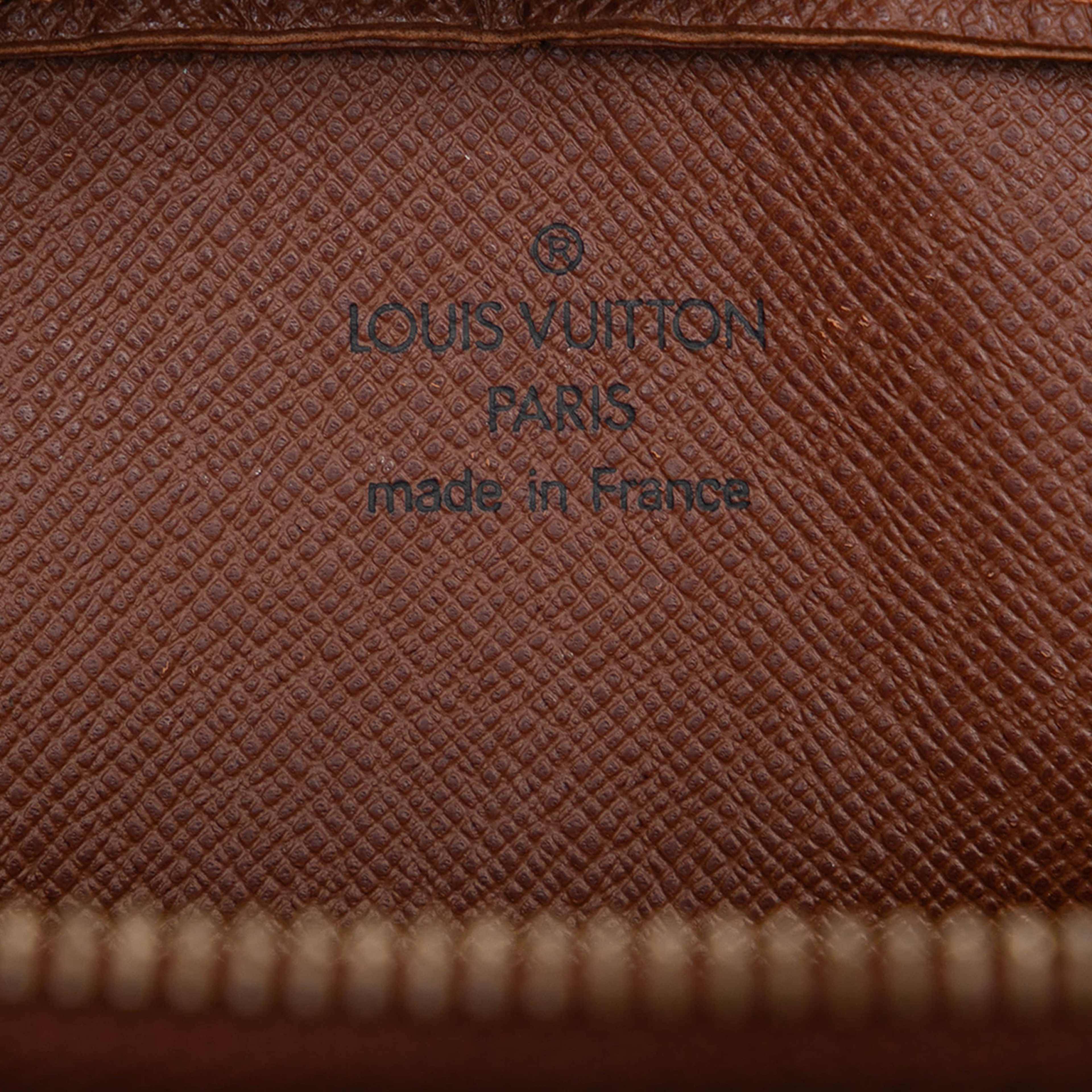 Louis Vuitton Monogram Orsay, från Luxclusif, i färgen brown. Klicka för att öppna bilden i stort format