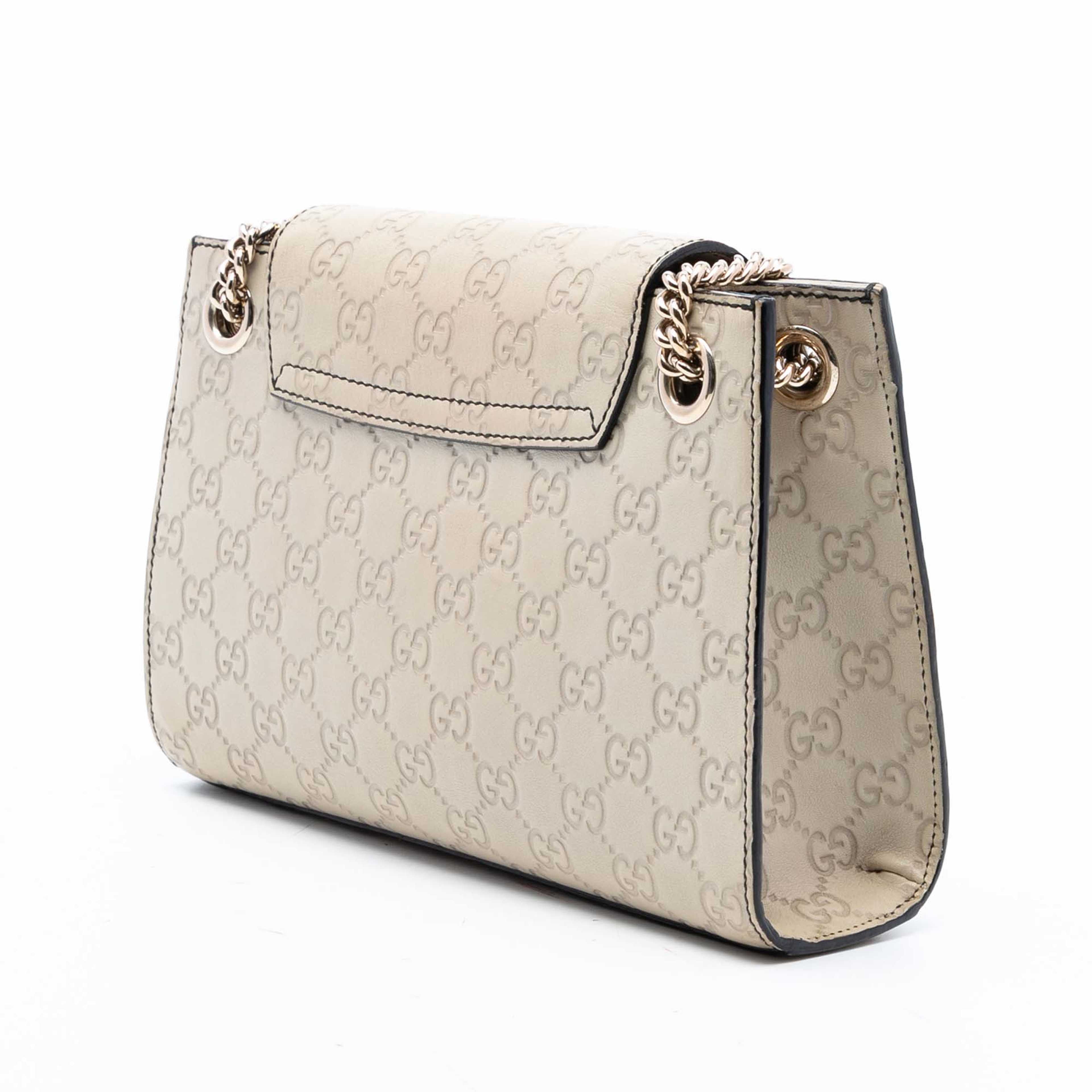 Gucci Small Guccissima Emily Shoulder Bag, från Luxclusif, i färgen off white. Klicka för att öppna bilden i stort format