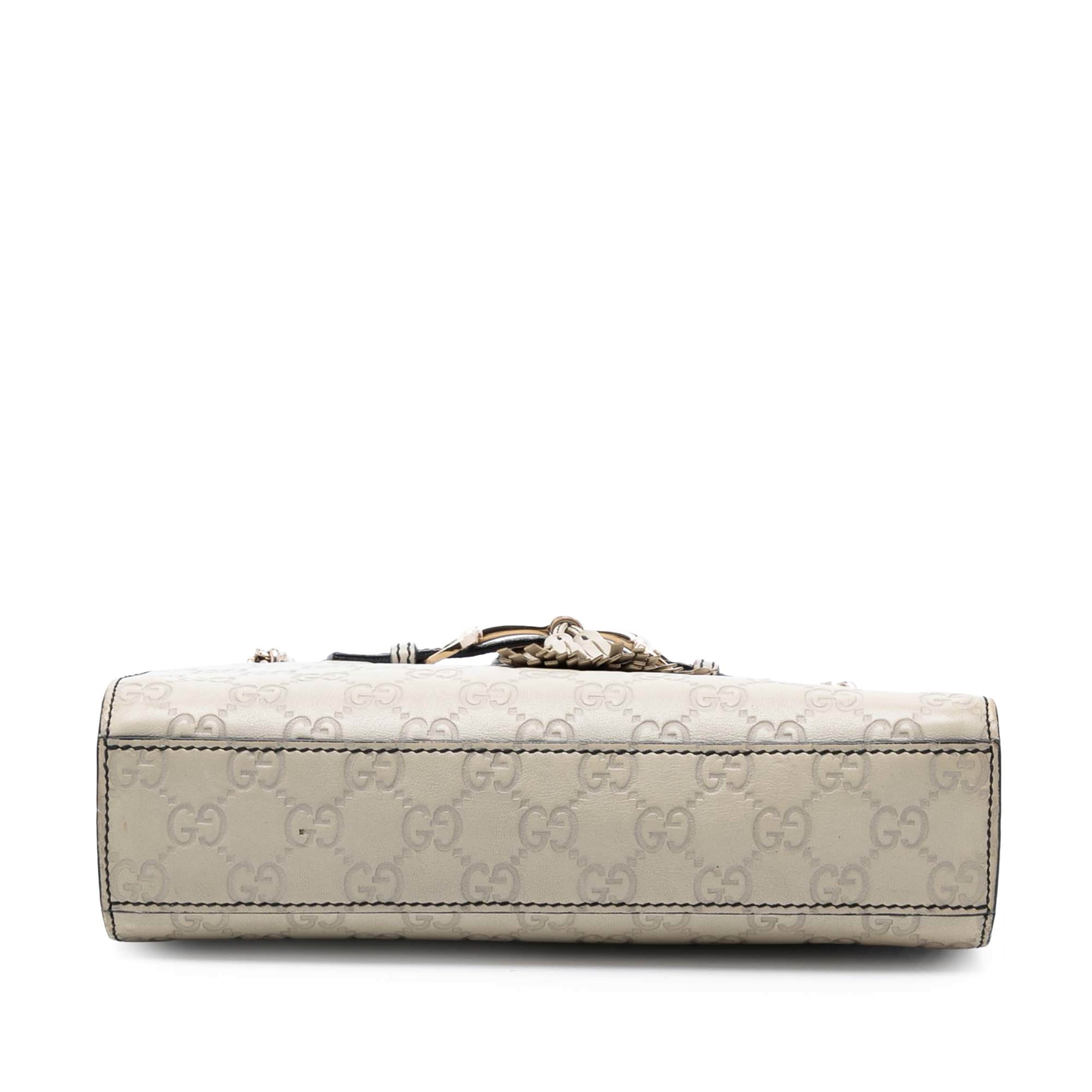 Gucci Small Guccissima Emily Shoulder Bag, från Luxclusif, i färgen off white. Klicka för att öppna bilden i stort format