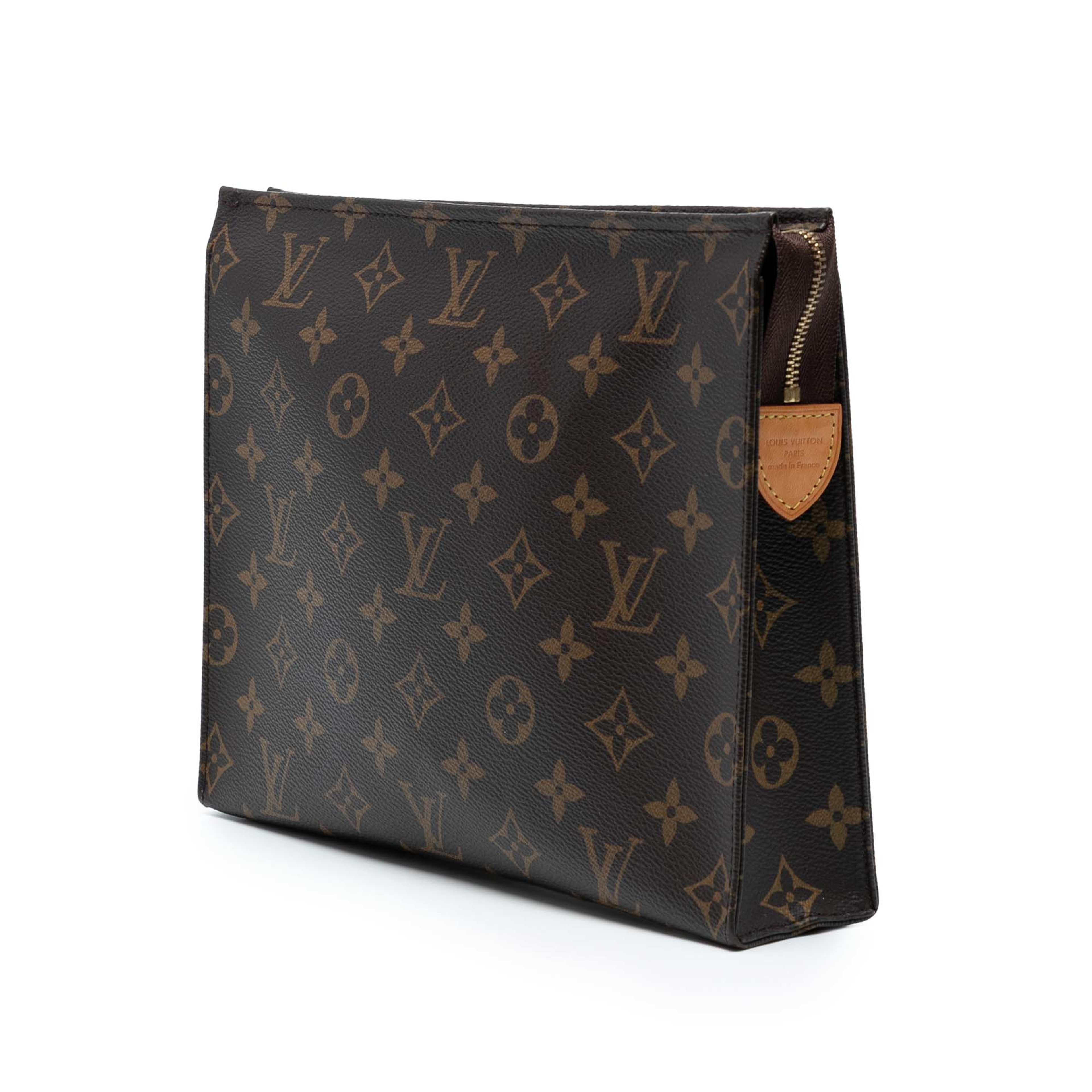 Louis Vuitton Monogram Toiletry Pouch 26, från Luxclusif, i färgen brown. Klicka för att öppna bilden i stort format