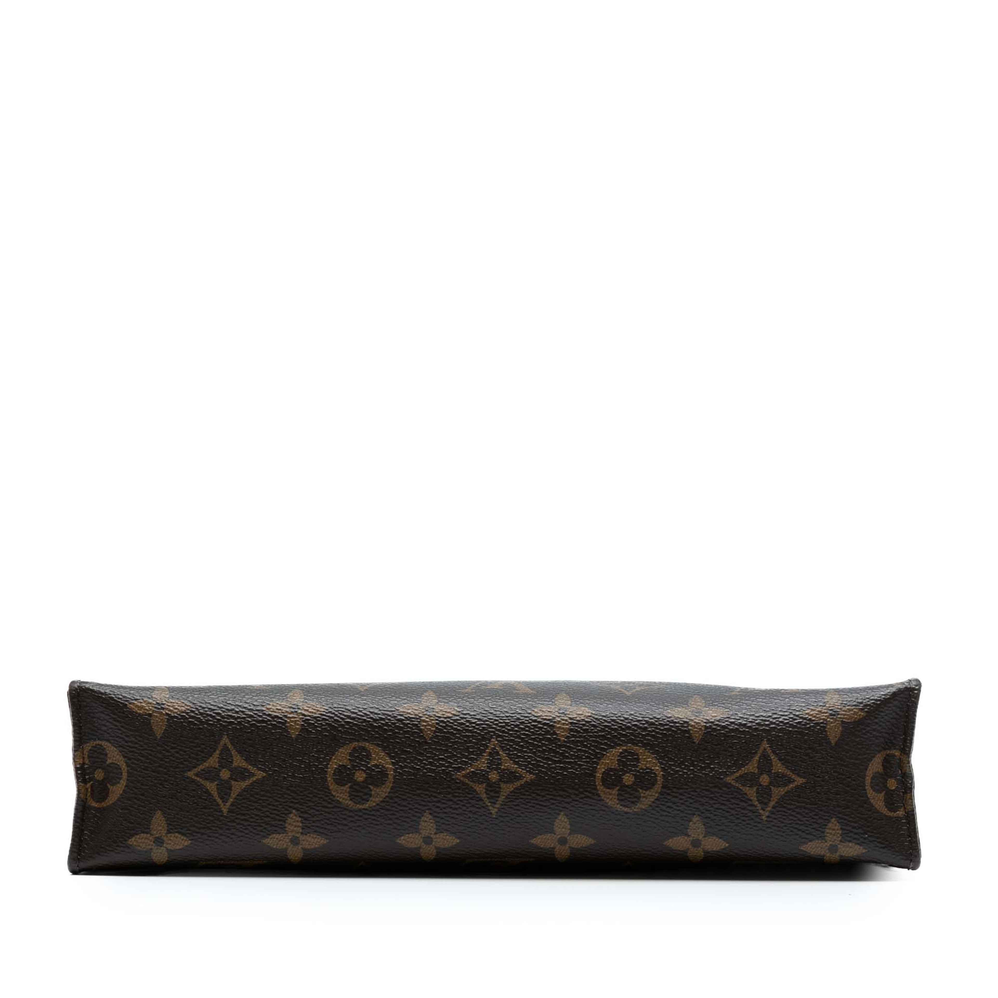 Louis Vuitton Monogram Toiletry Pouch 26, från Luxclusif, i färgen brown. Klicka för att öppna bilden i stort format