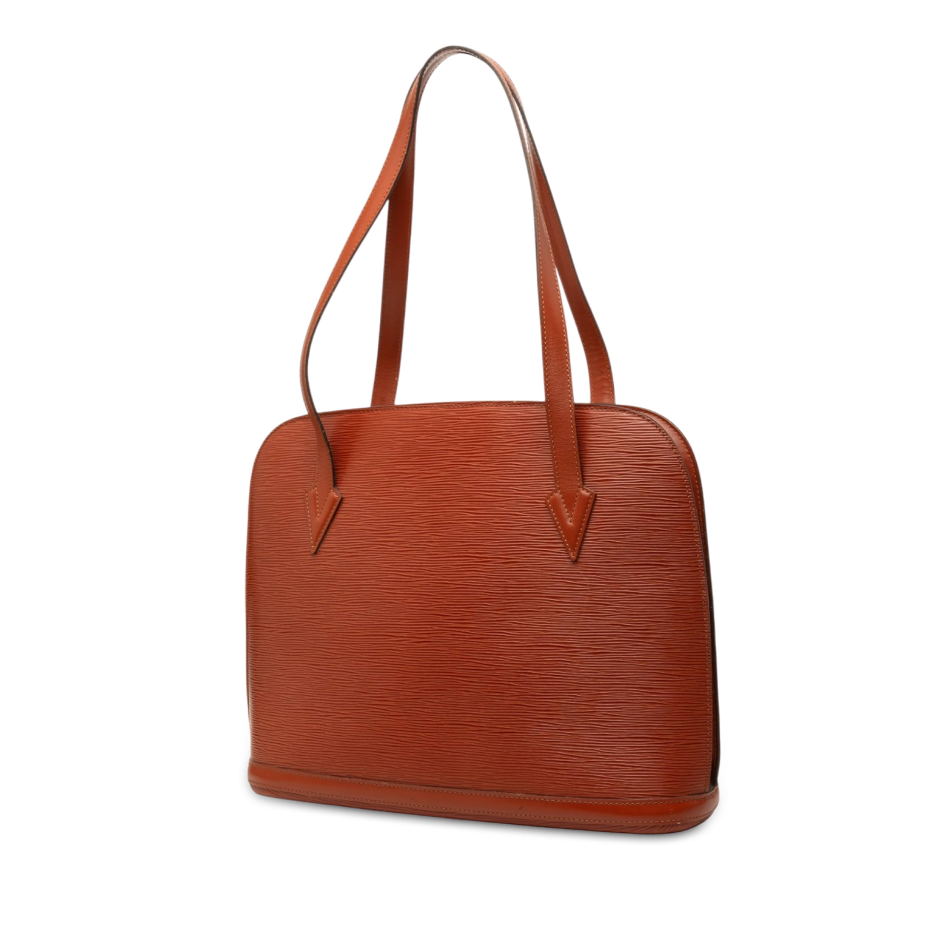 Louis Vuitton Epi Lussac, från Luxclusif, i färgen brun. Klicka för att öppna bilden i stort format